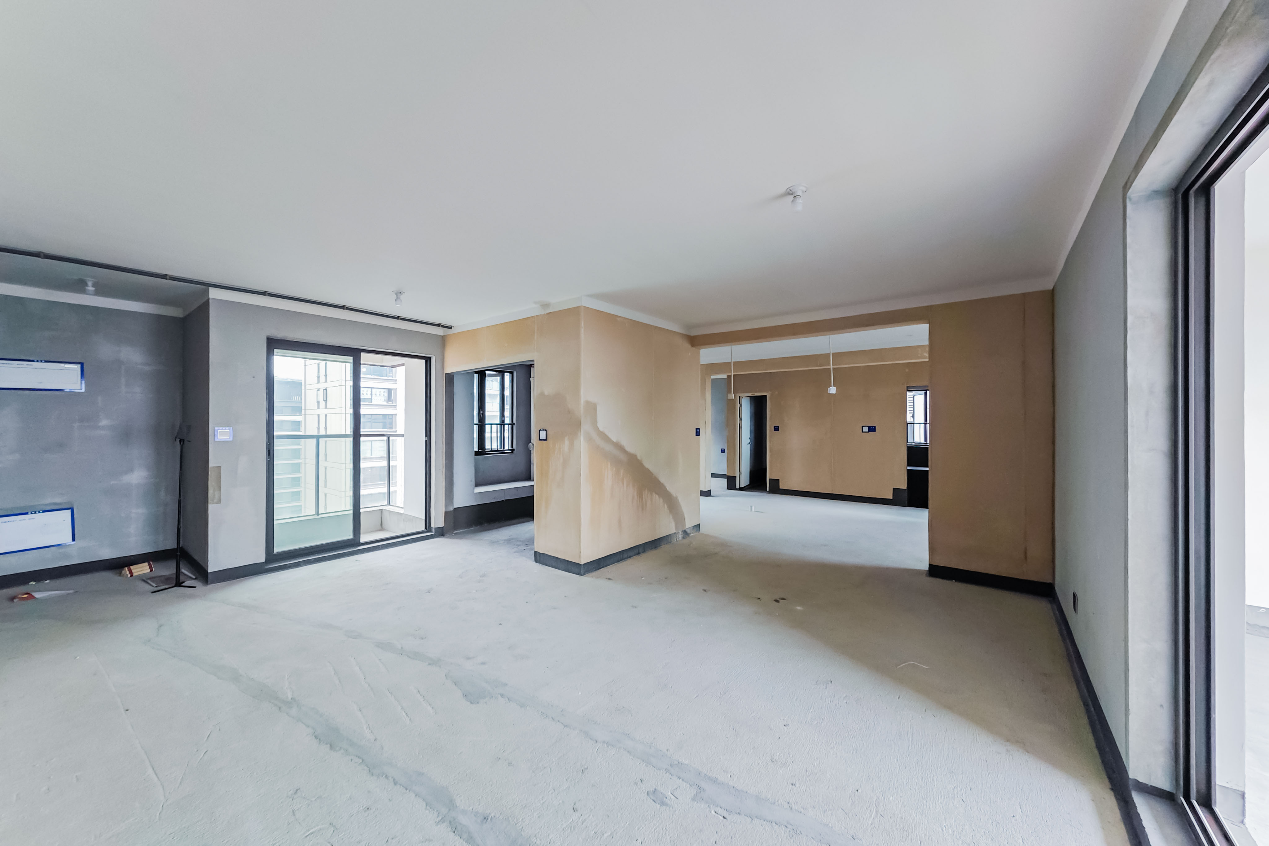 建发玖洲观澜  4室2厅2卫   205.00万客厅