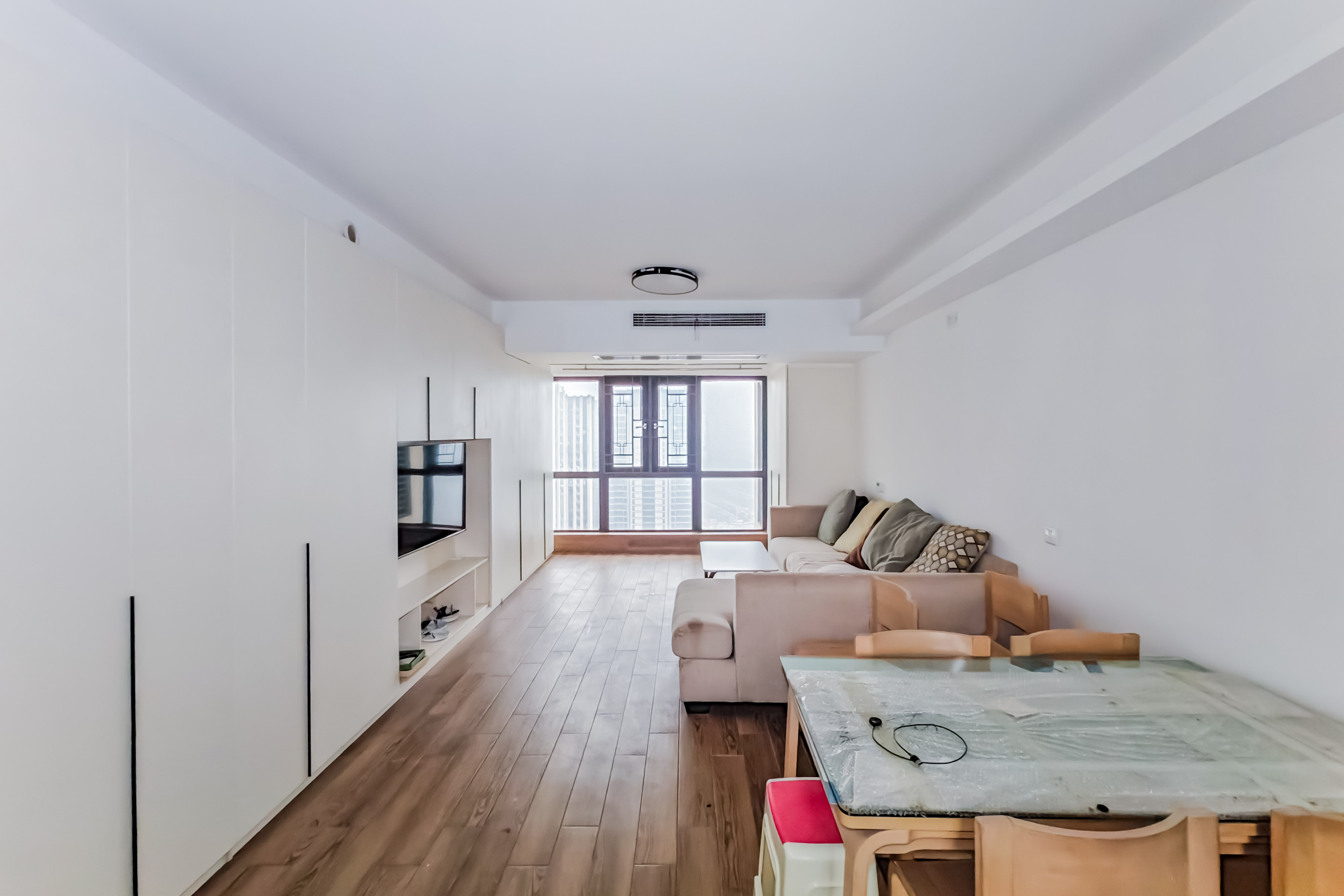 绿地之窗 4室2厅2卫 96.0万 绿地之窗 4室2厅2卫 96.0万客厅