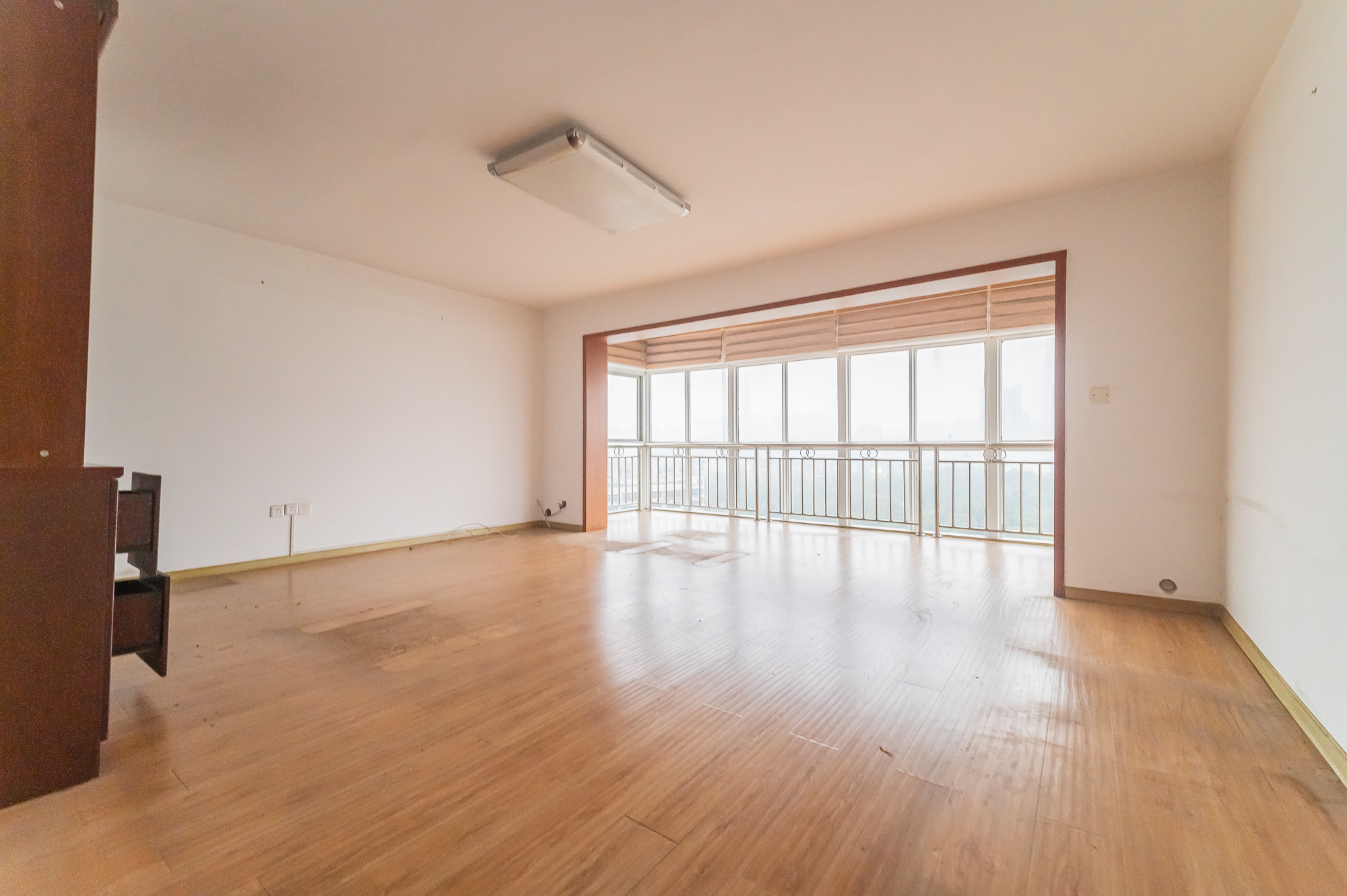 开源鑫阁 6室2厅3卫 105.0万 开源鑫阁 6室2厅3卫 105.0万其他