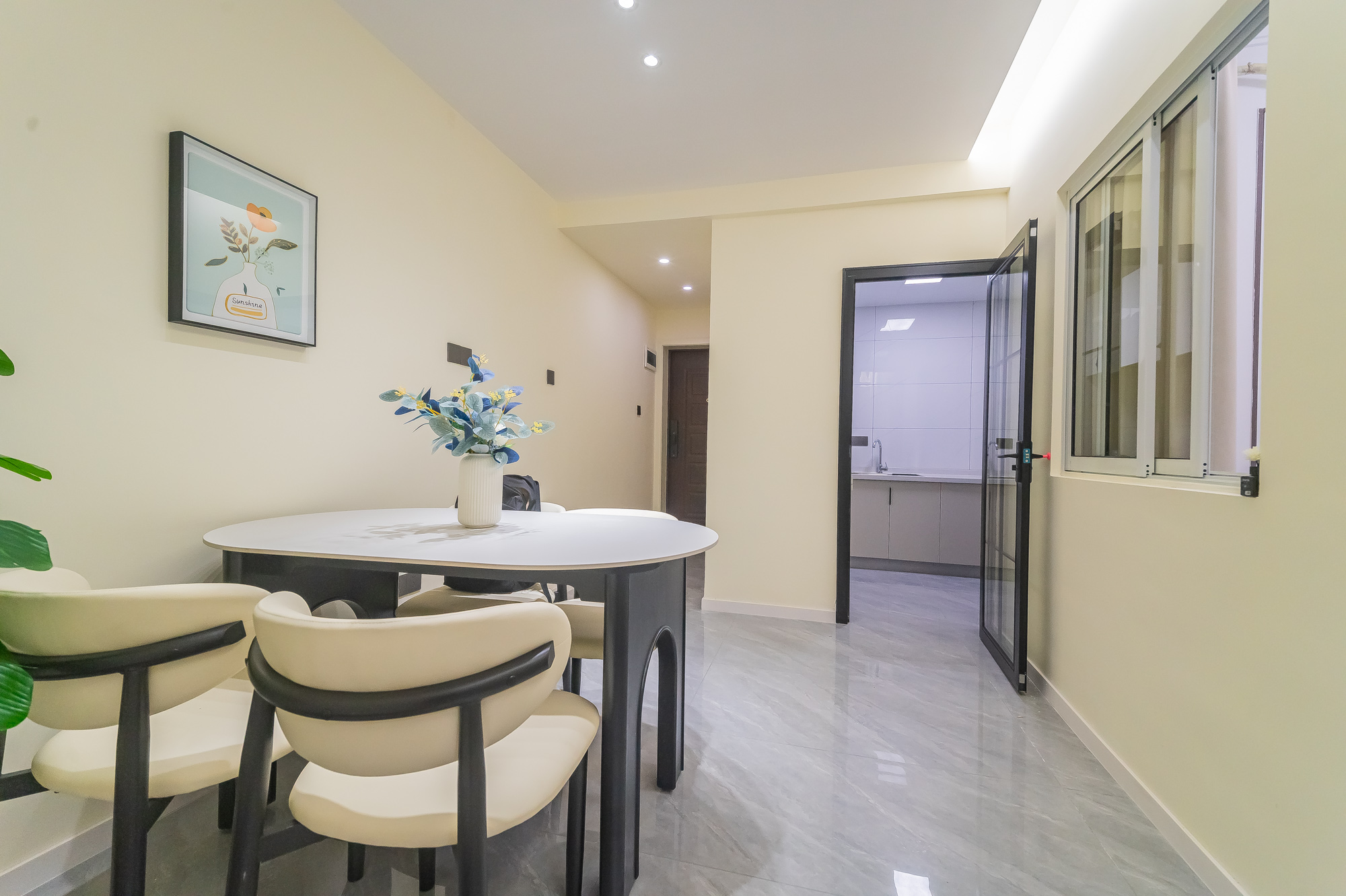 天和华城 2室1厅1卫 39.8万 天和华城 2室1厅1卫 39.8万客厅