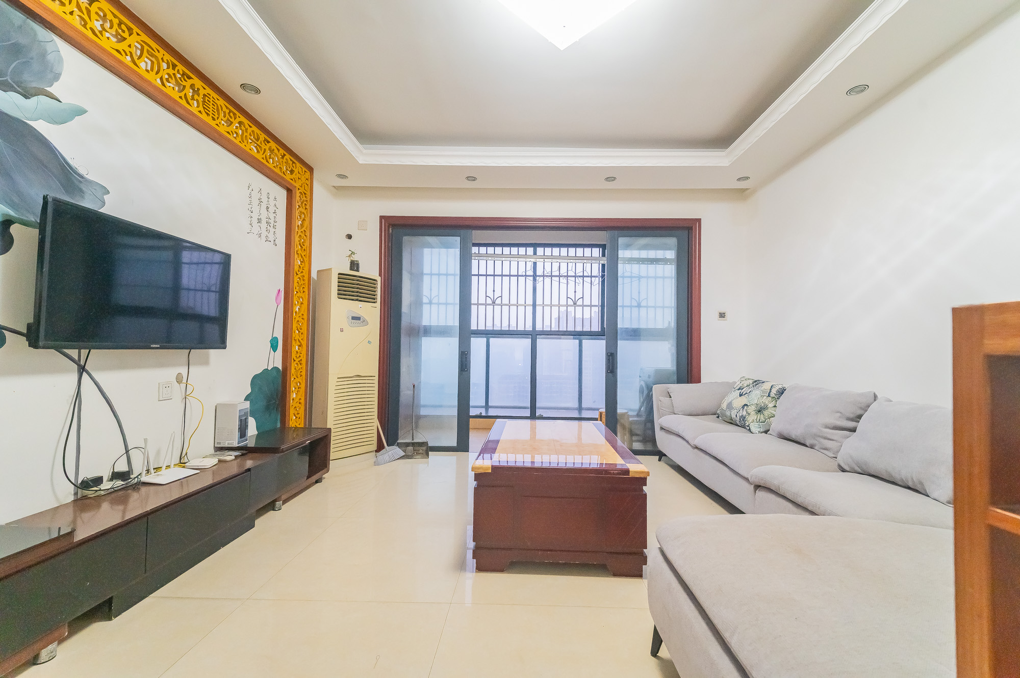 蓝山郡 2室2厅1卫 55.0万 蓝山郡 2室2厅1卫 55.0万客厅