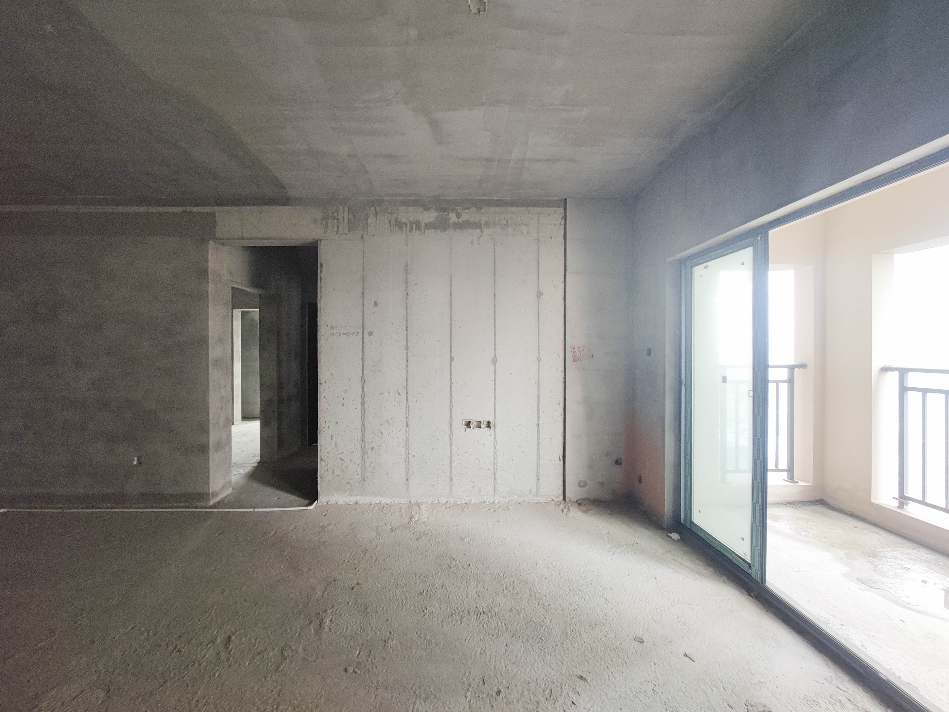 潇湘名城(新里程潇湘名城)  3室2厅1卫    100.0万客厅