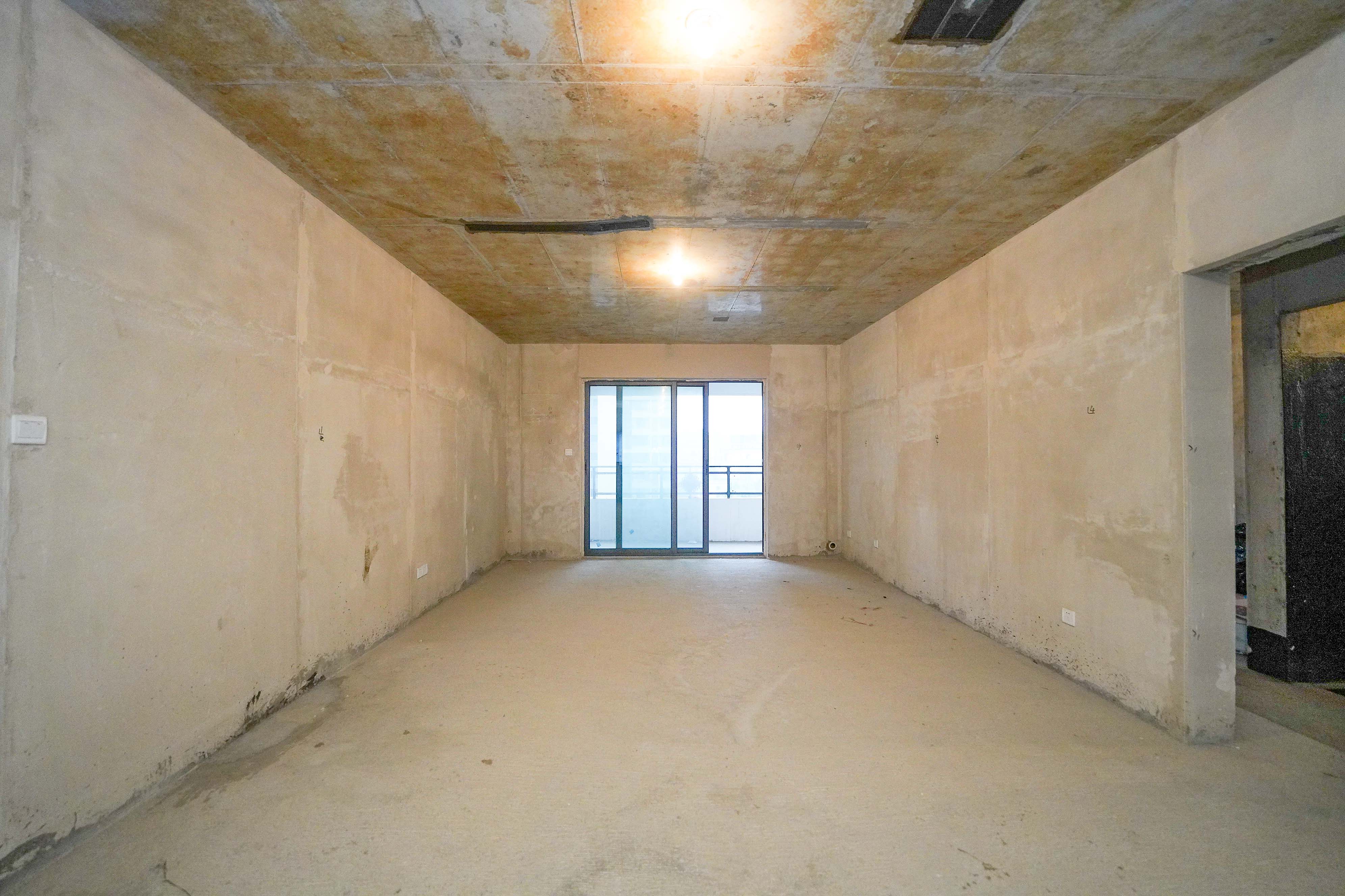 五矿万境蓝山 4室2厅2卫 120.0万 五矿万境蓝山 4室2厅2卫 120.0万客厅