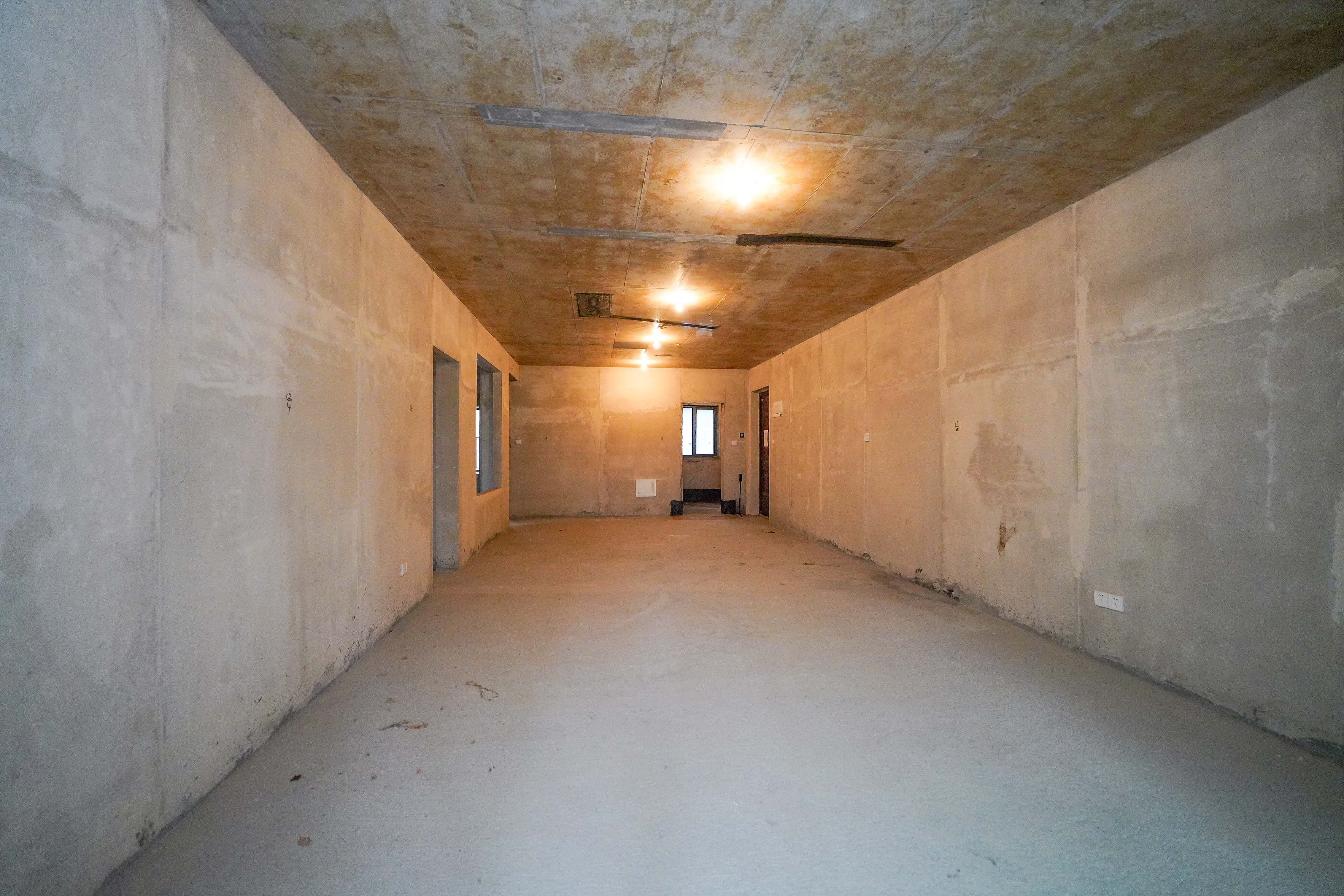 五矿万境蓝山 4室2厅2卫 120.0万 五矿万境蓝山 4室2厅2卫 120.0万客厅