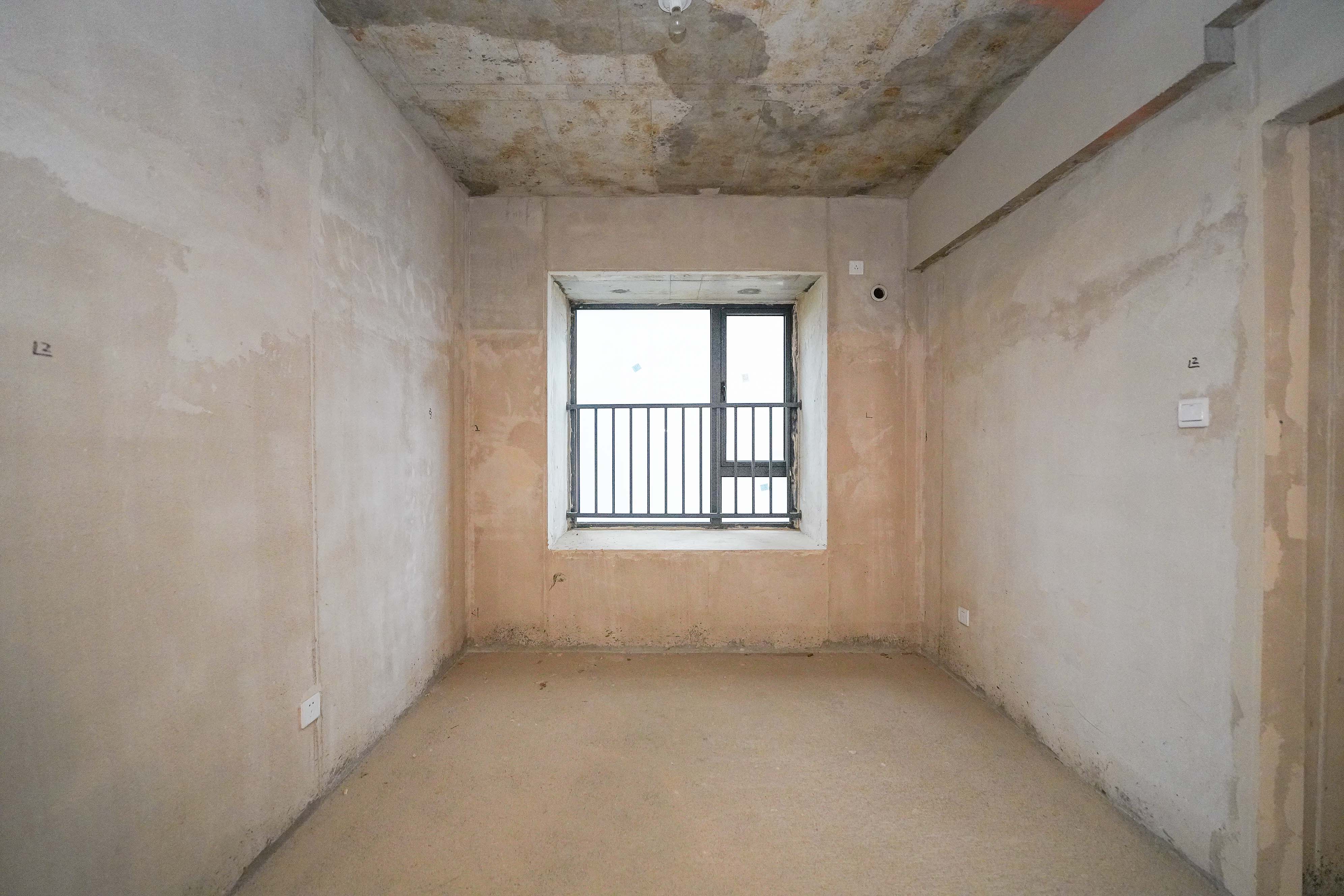 五矿万境蓝山 4室2厅2卫 120.0万 五矿万境蓝山 4室2厅2卫 120.0万卧室