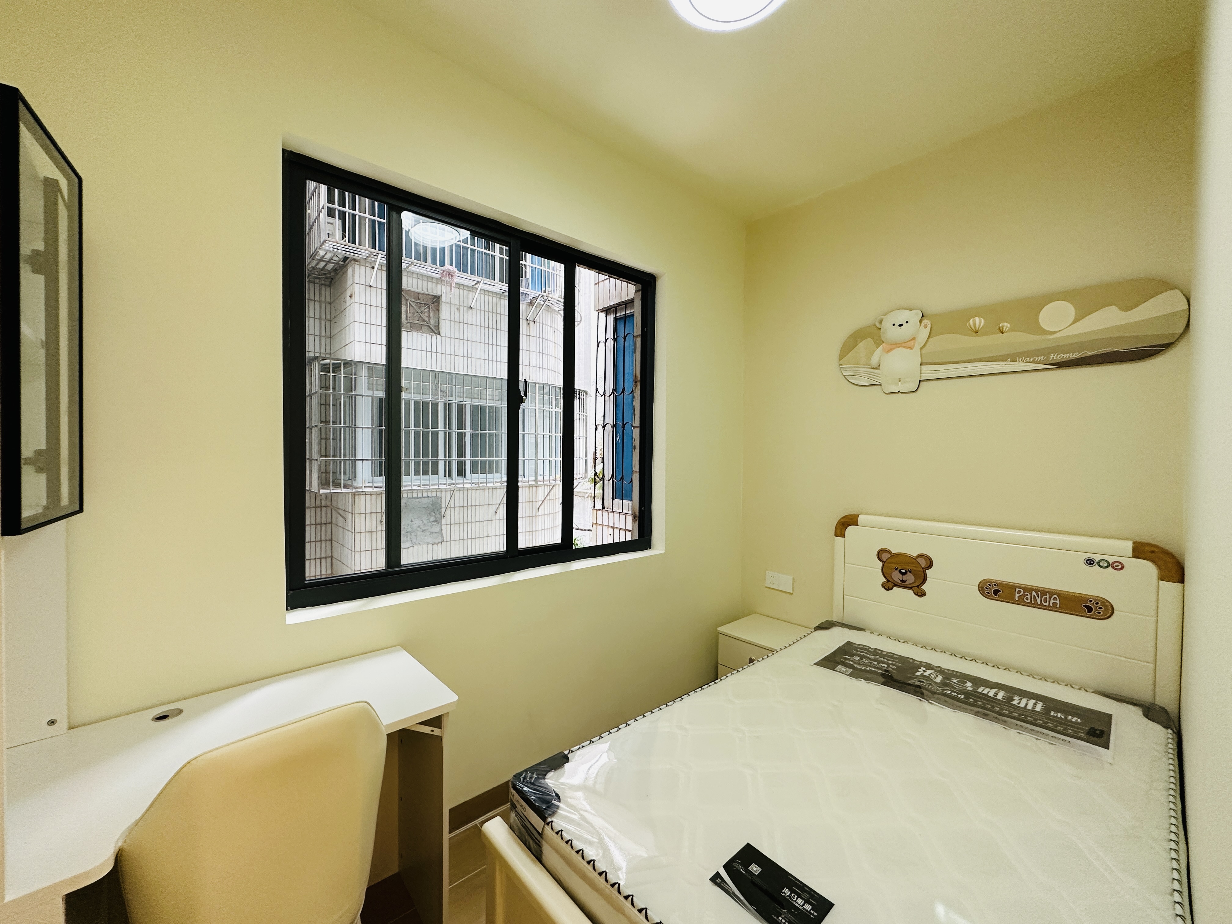 中房青年公寓  2室2厅1卫    68.0万 中房青年公寓  2室2厅1卫    68.0万卧室