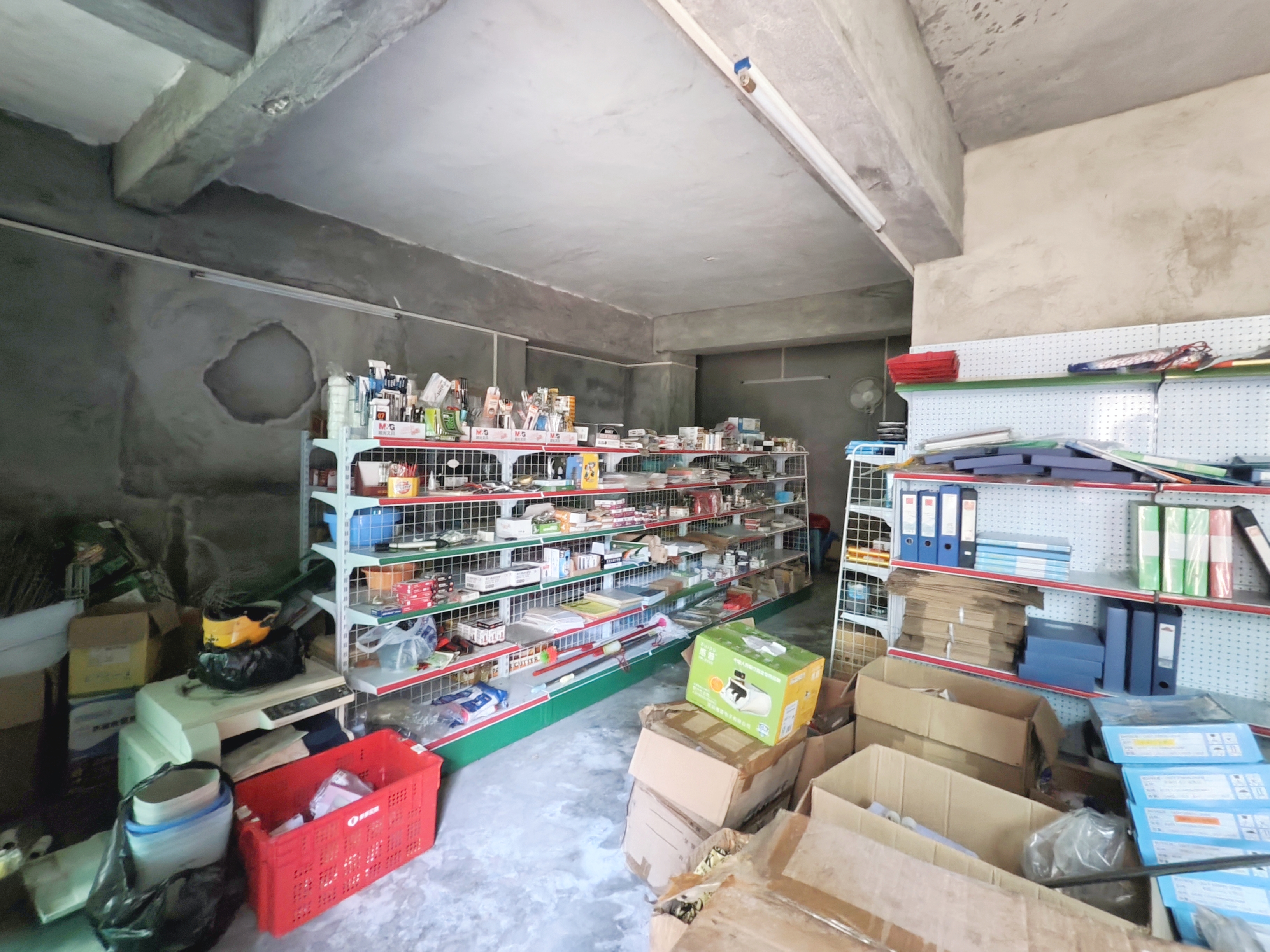 滨海明珠 4室2厅2卫 180.0万 滨海明珠 4室2厅2卫 180.0万客厅