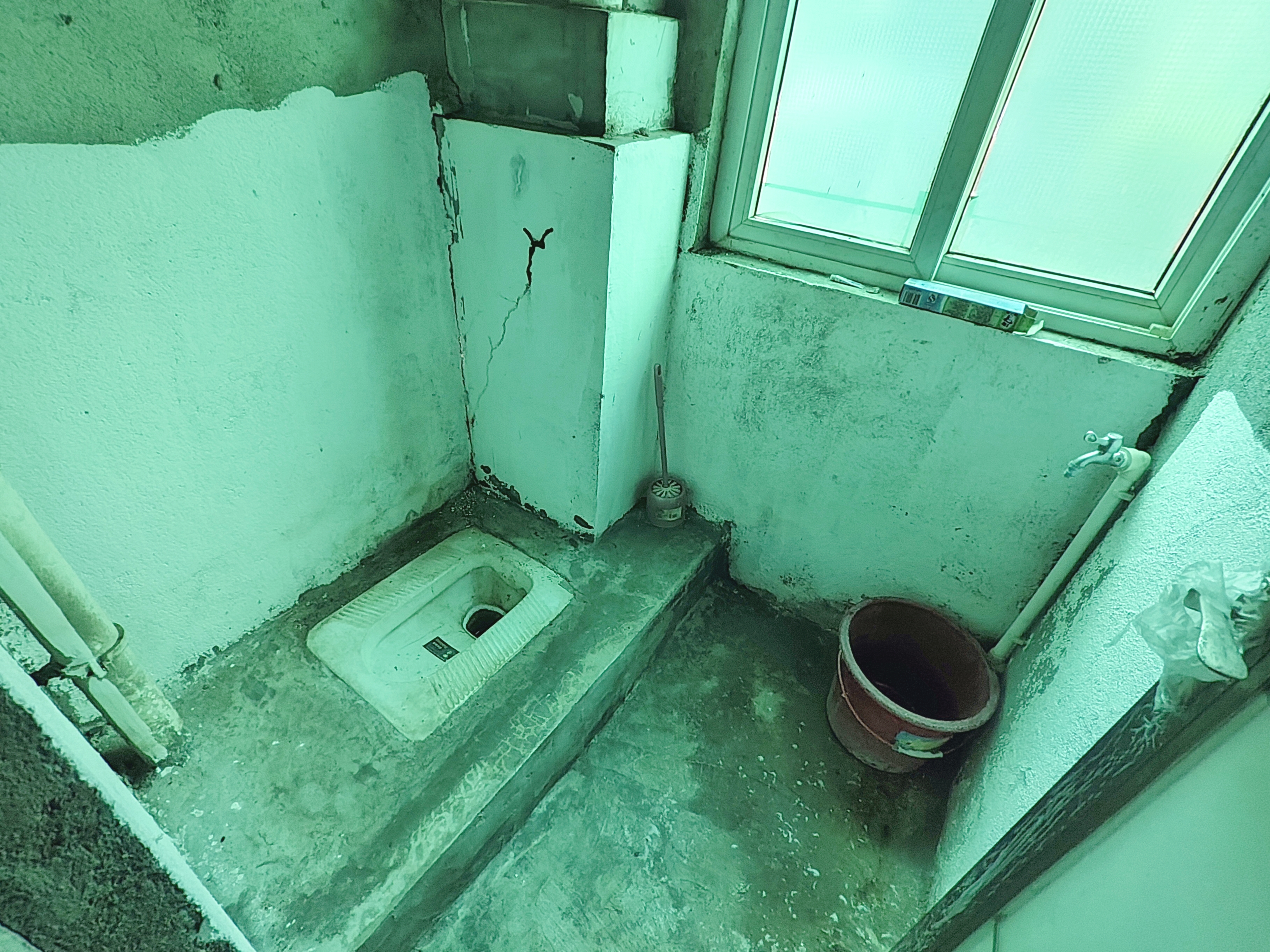 滨海明珠 4室2厅2卫 180.0万 滨海明珠 4室2厅2卫 180.0万卫生间