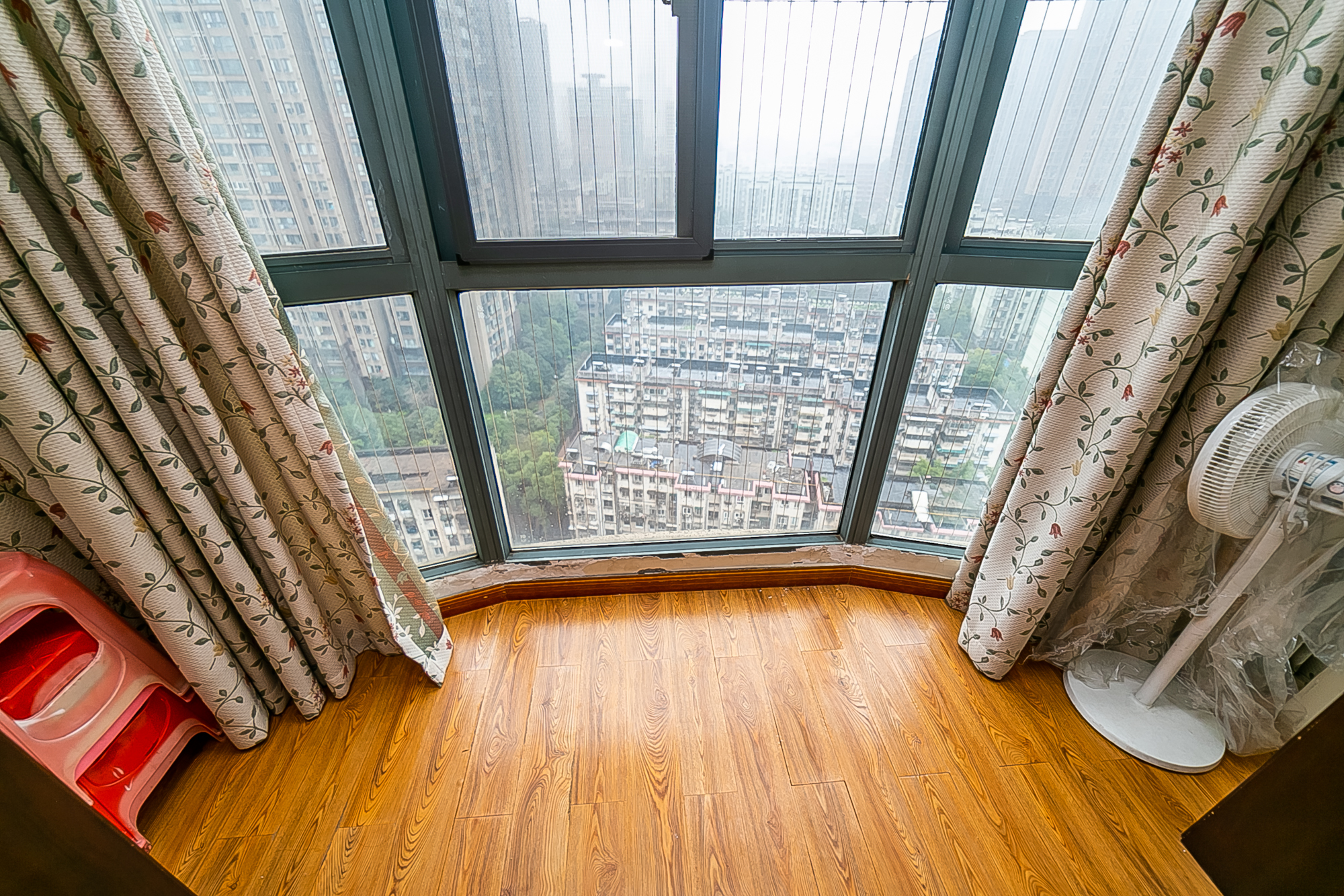 欧园 3室2厅1卫 103.0万 欧园 3室2厅1卫 103.0万阳台