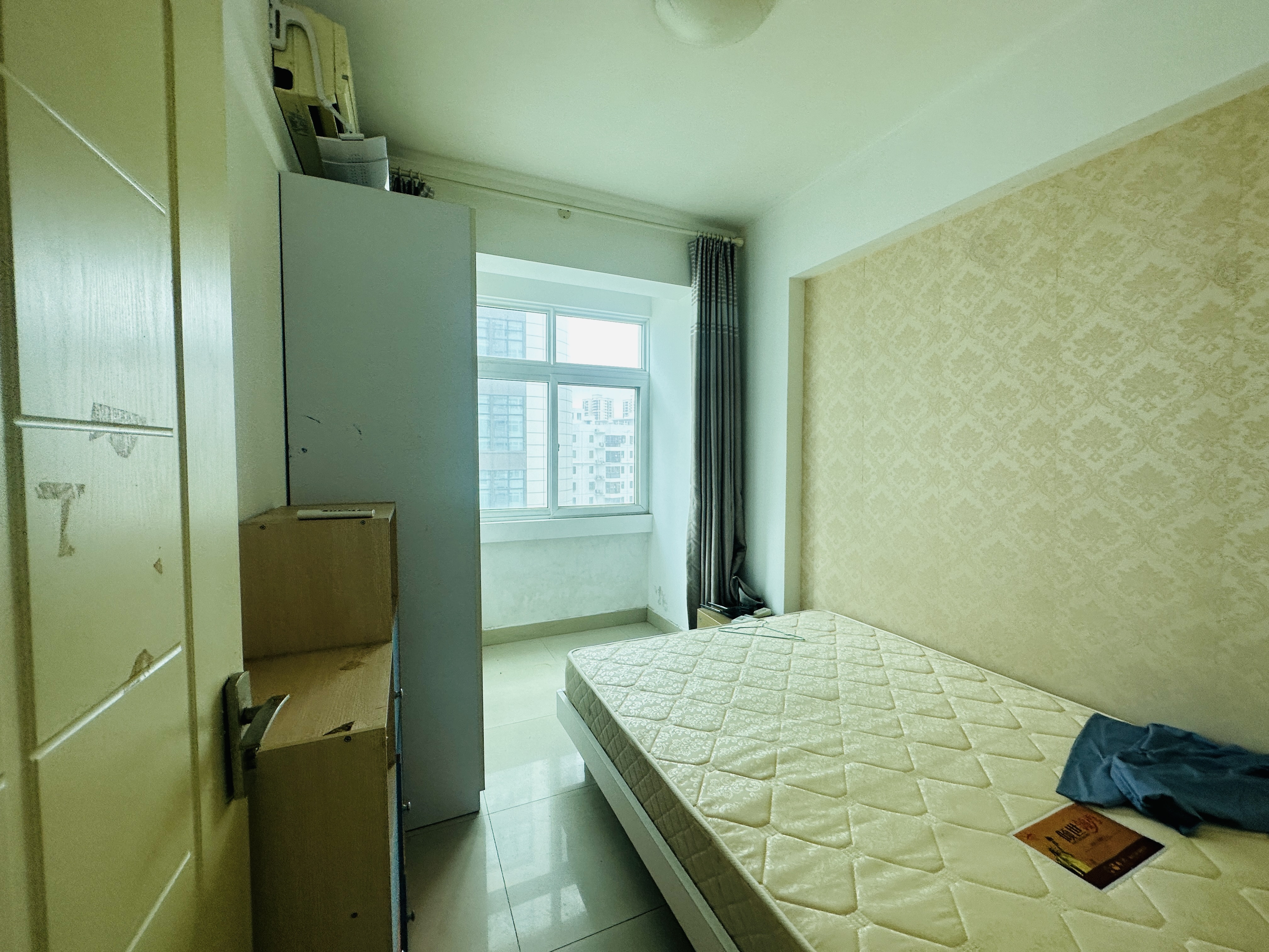 滨海明珠  2室2厅1卫    125.0万 滨海明珠  2室2厅1卫    125.0万卧室