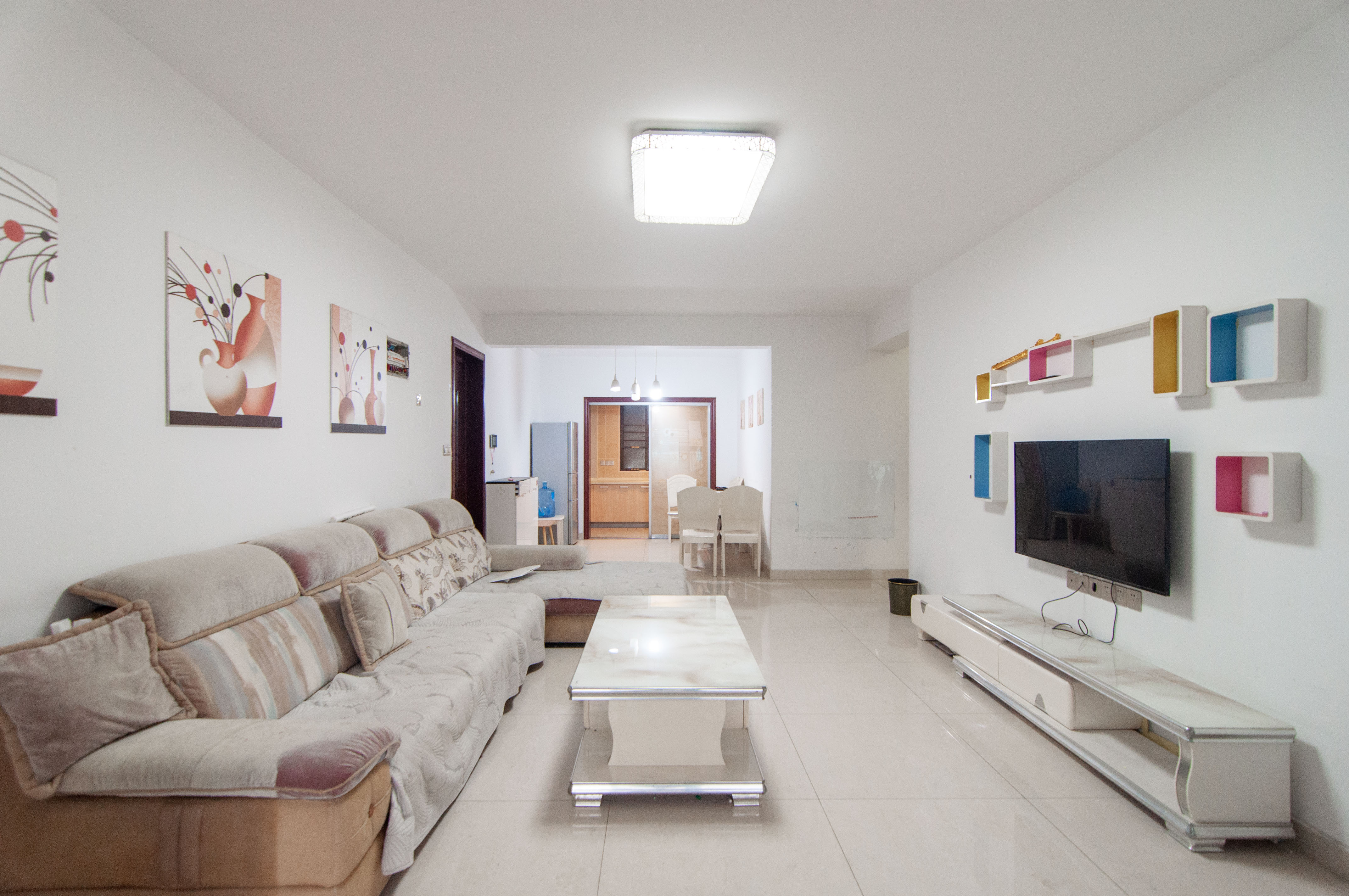 中海梅溪湖壹号  3室2厅1卫    188.0万 中海梅溪湖壹号  3室2厅1卫    188.0万客厅