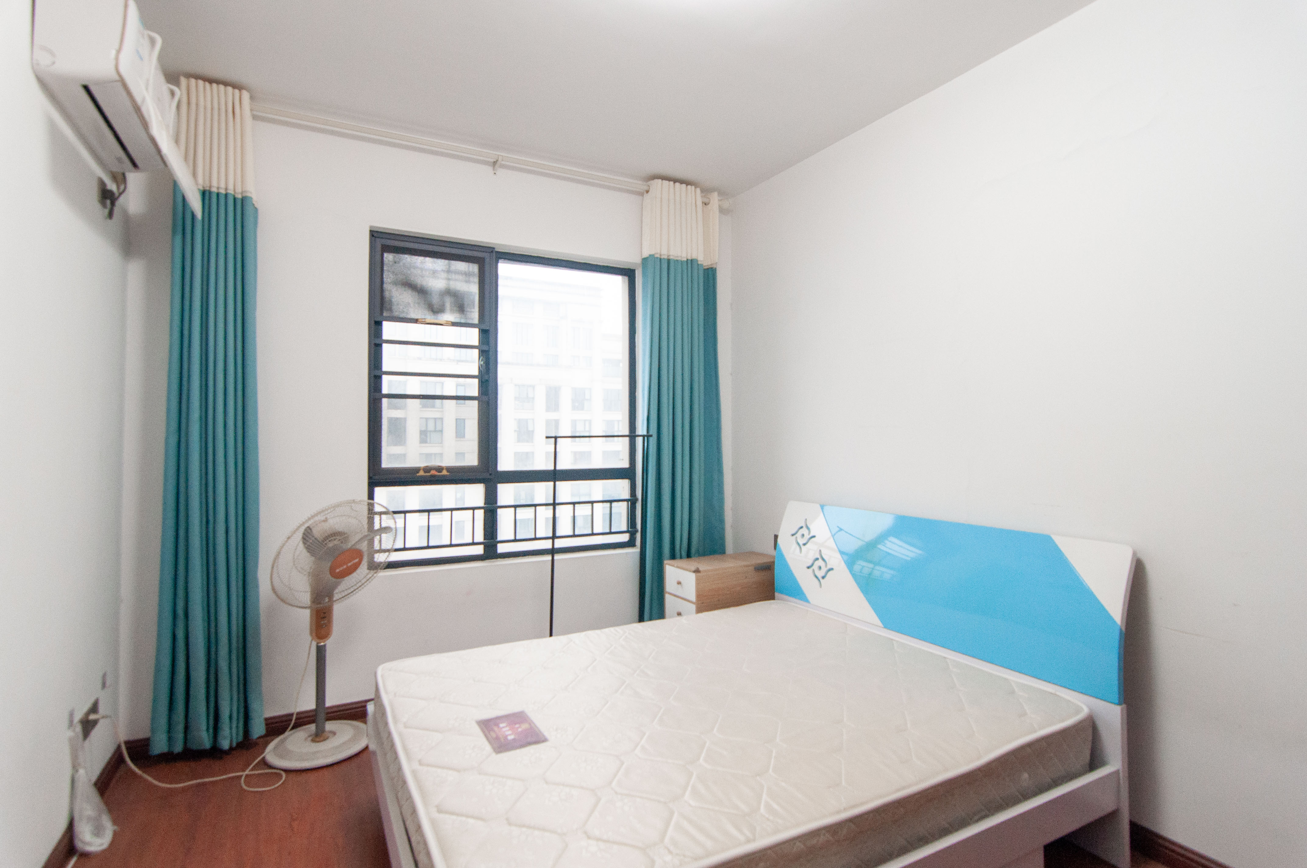 中海梅溪湖壹号  3室2厅1卫    188.0万 中海梅溪湖壹号  3室2厅1卫    188.0万其他