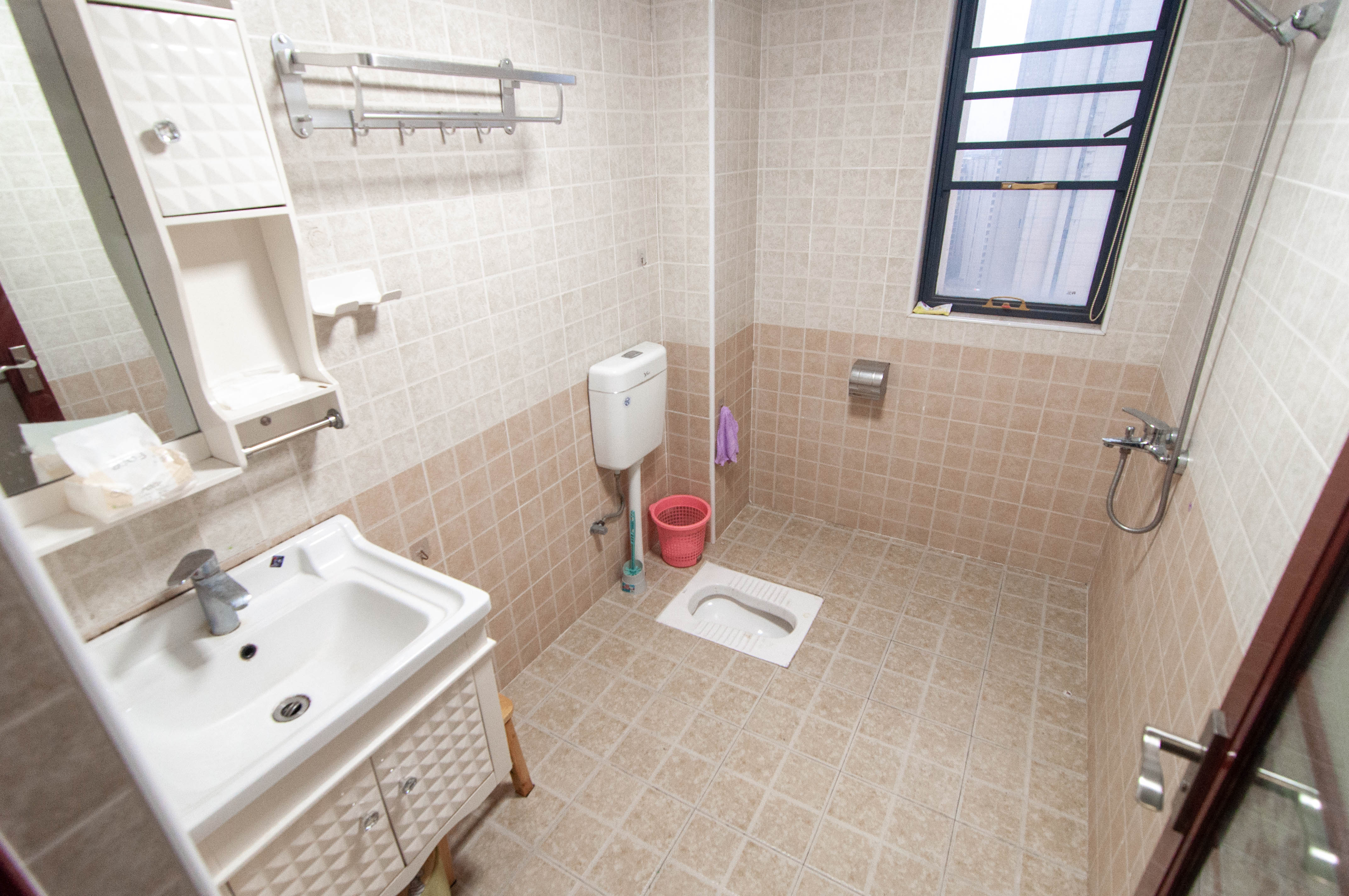 中海梅溪湖壹号  3室2厅1卫    188.0万 中海梅溪湖壹号  3室2厅1卫    188.0万卫生间