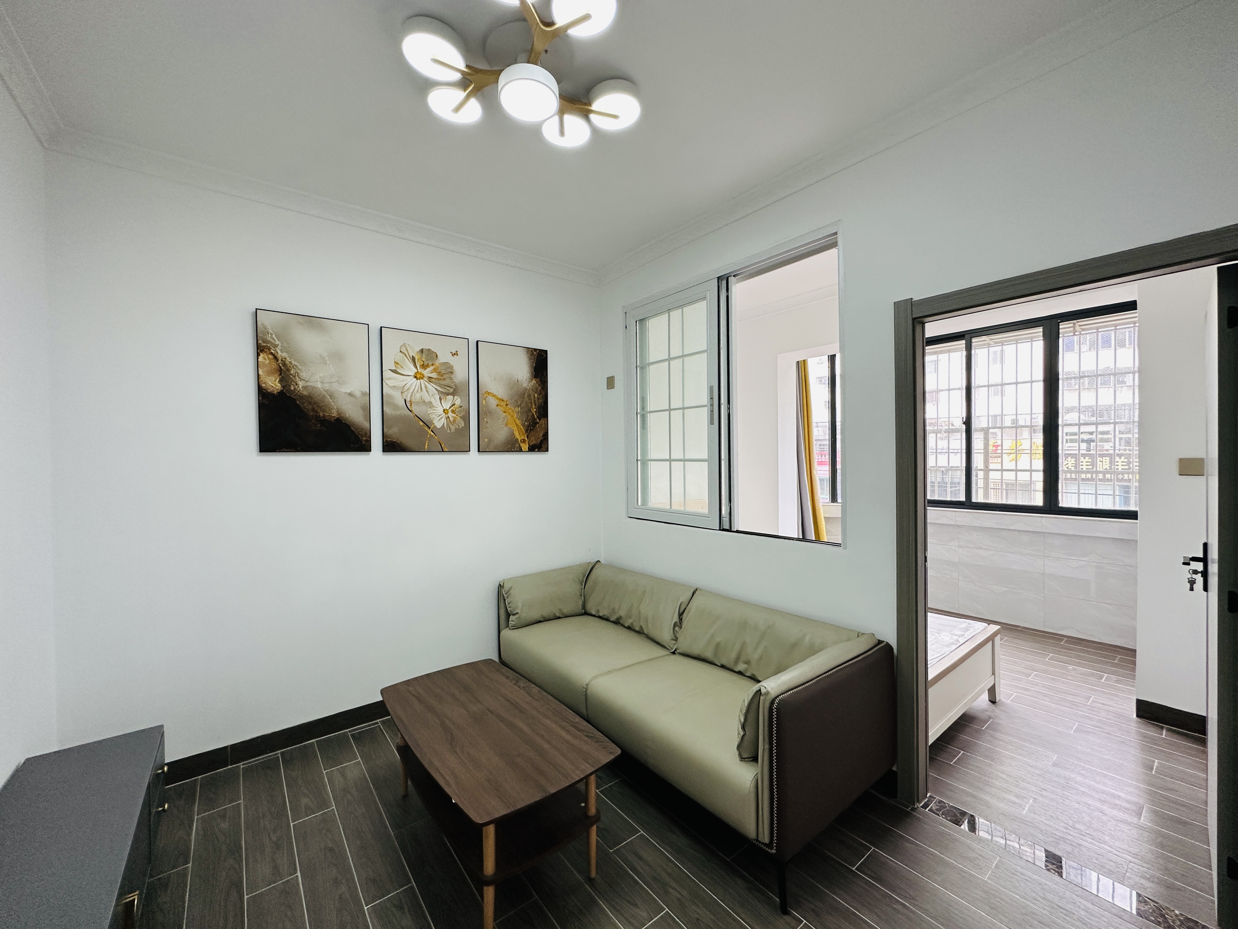 中房青年公寓 2室1厅1卫 88.0万 中房青年公寓 2室1厅1卫 88.0万客厅