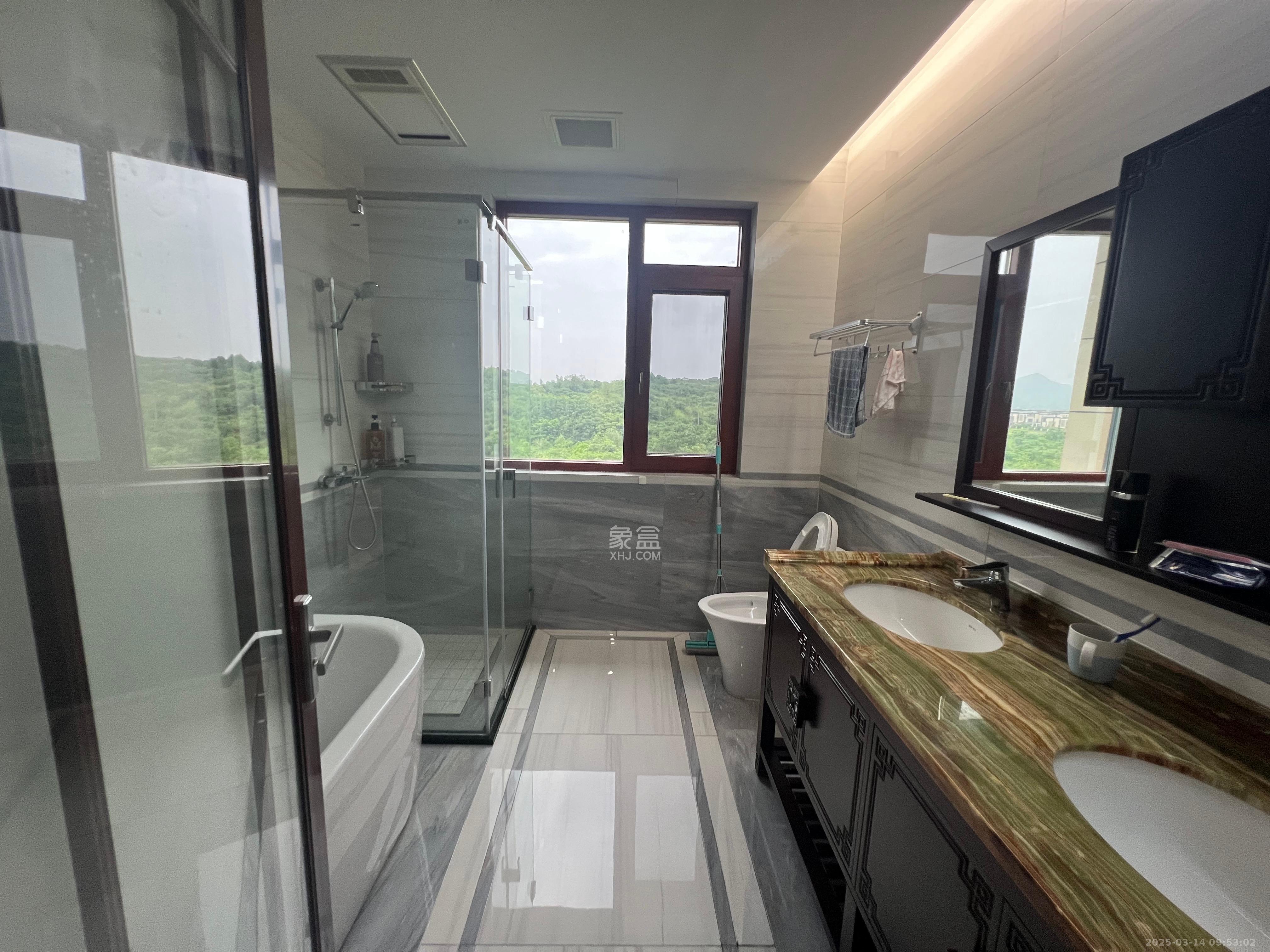 九华湘江富力城  4室2厅4卫    458.0万 九华湘江富力城  4室2厅4卫    458.0万客厅