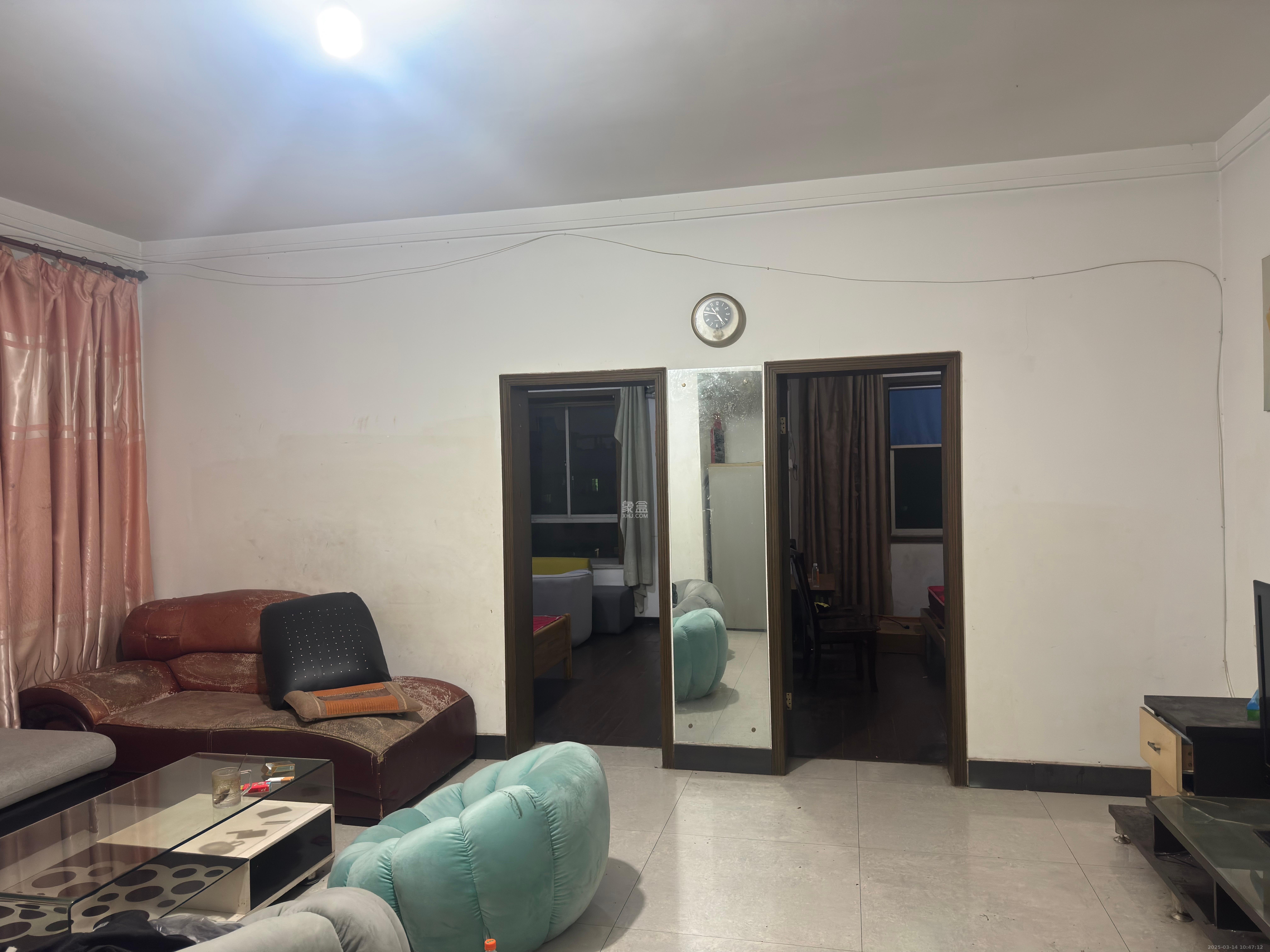 中南汽车世界 3室2厅1卫 1200.0元/月 中南汽车世界 3室2厅1卫 1200.0元/月室内图