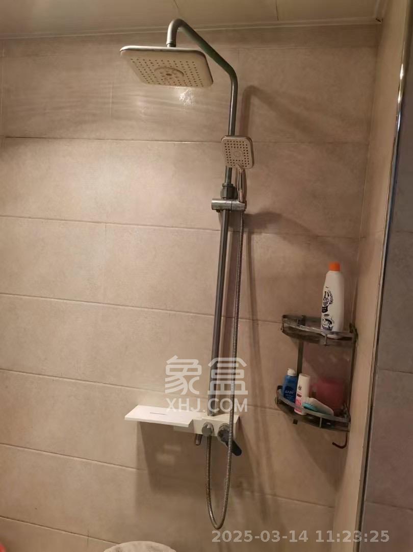 欧莱雅郡 3室2厅1卫 2000.0元/月 欧莱雅郡 3室2厅1卫 2000.0元/月室内图