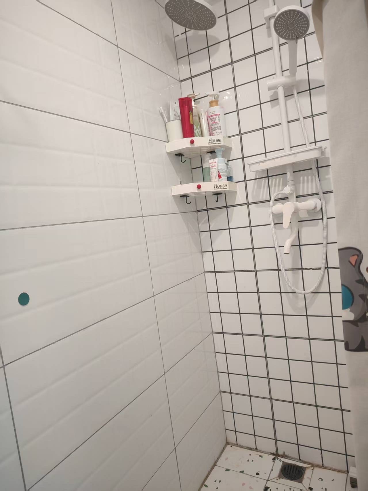 滨河花苑(原千代大厦) 1室1厅1卫 60.8万 滨河花苑(原千代大厦) 1室1厅1卫 60.8万客厅