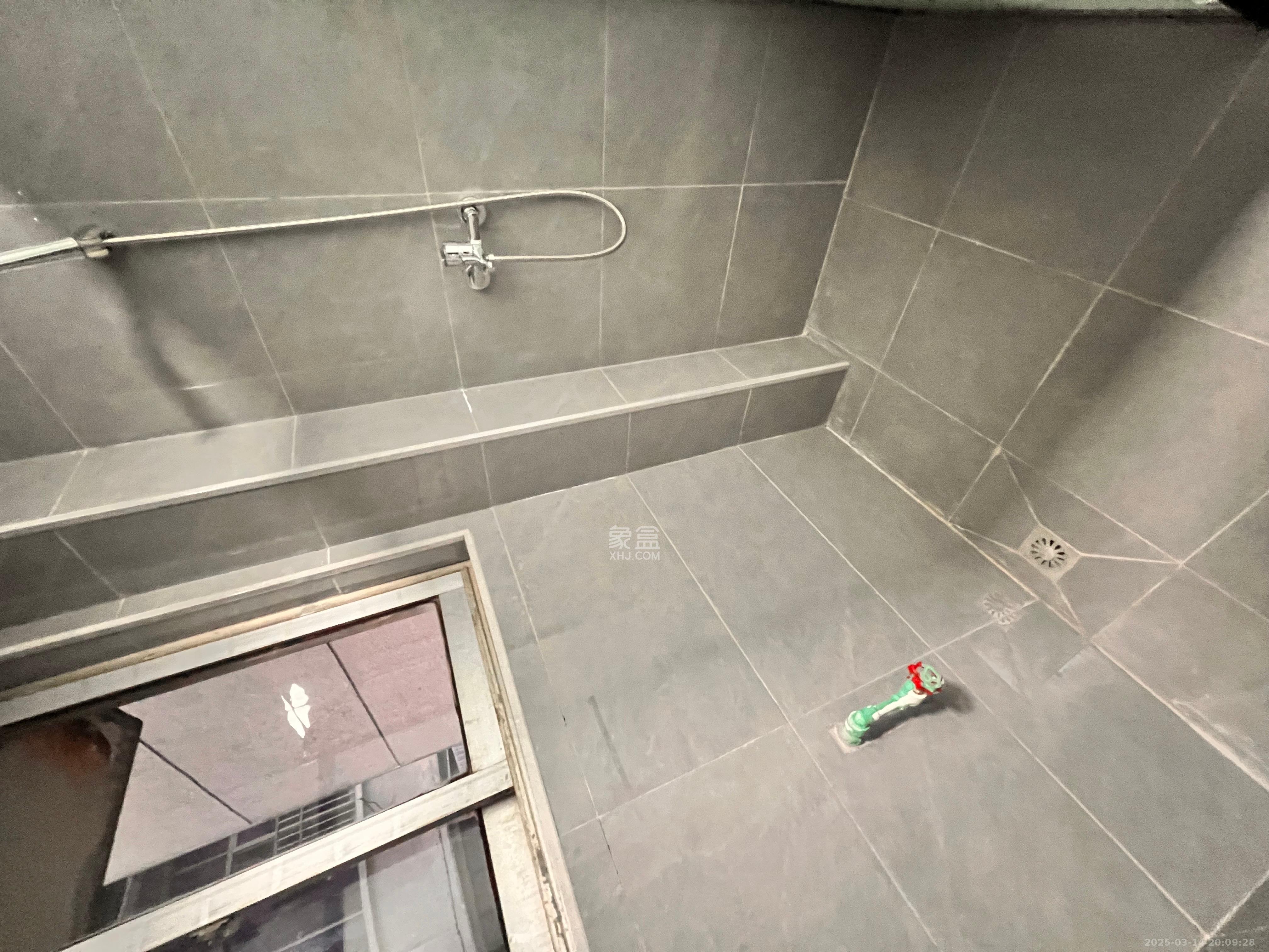 花鼓戏剧院宿舍 3室2厅1卫 3200.0元/月 花鼓戏剧院宿舍 3室2厅1卫 3200.0元/月室内图