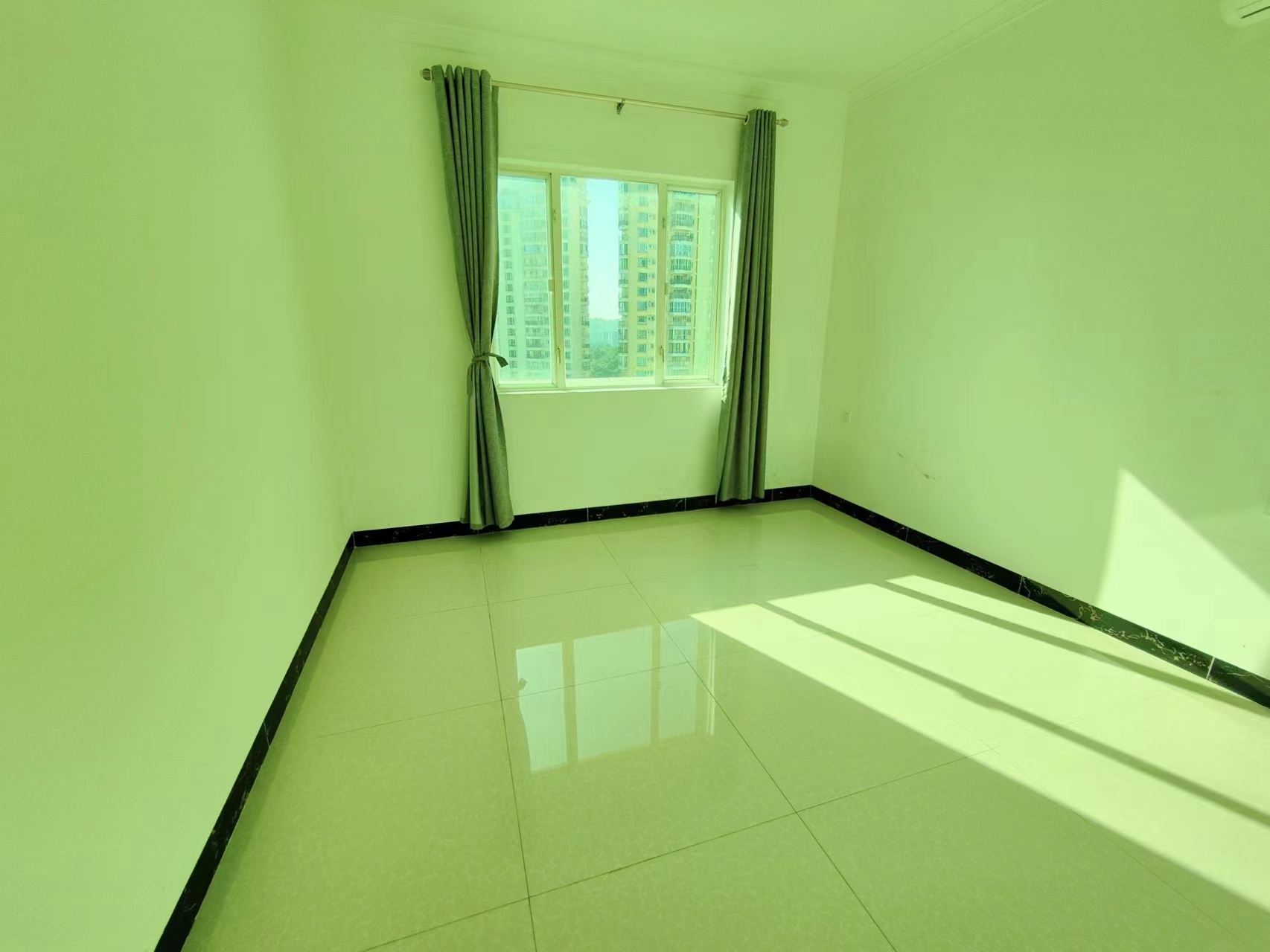 奥林匹克花园 5室2厅2卫 5500.0元/月 奥林匹克花园 5室2厅2卫 5500.0元/月室内图