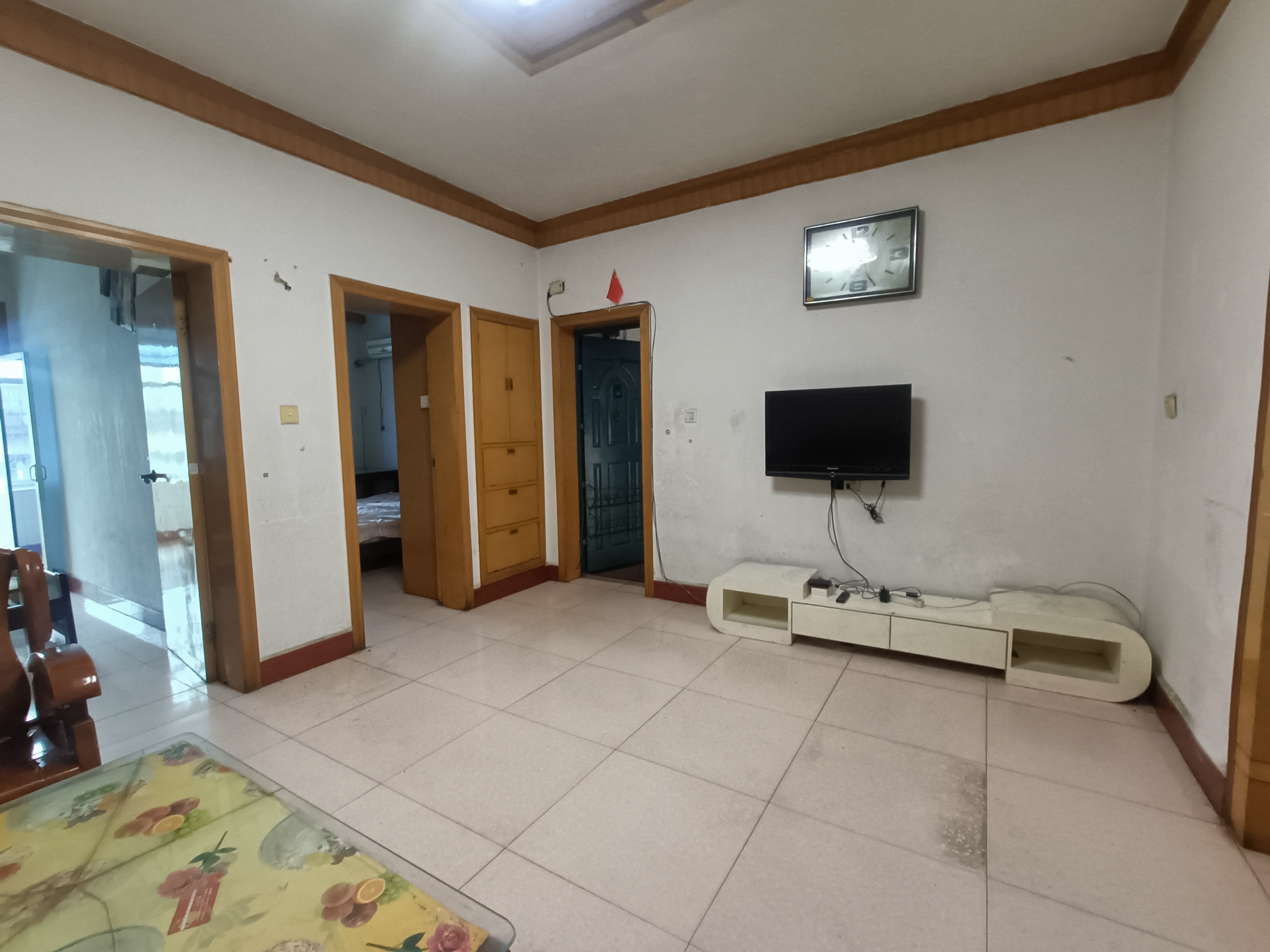 市商业局家属楼 2室1厅1卫 580.0元/月 市商业局家属楼 2室1厅1卫 580.0元/月室内图