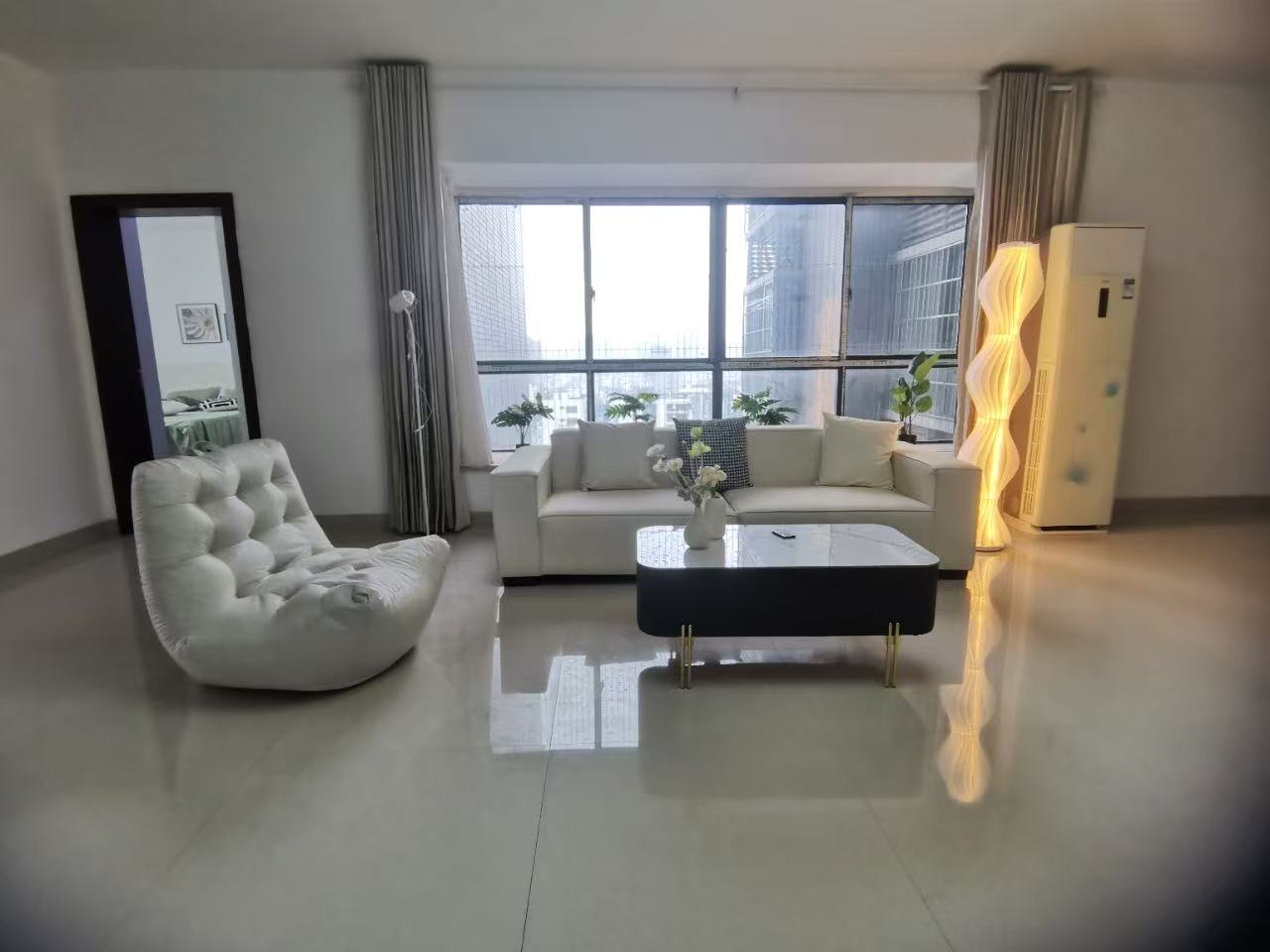 长河广场(待清理) 3室2厅2卫 2800.0元/月 长河广场(待清理) 3室2厅2卫 2800.0元/月室内图