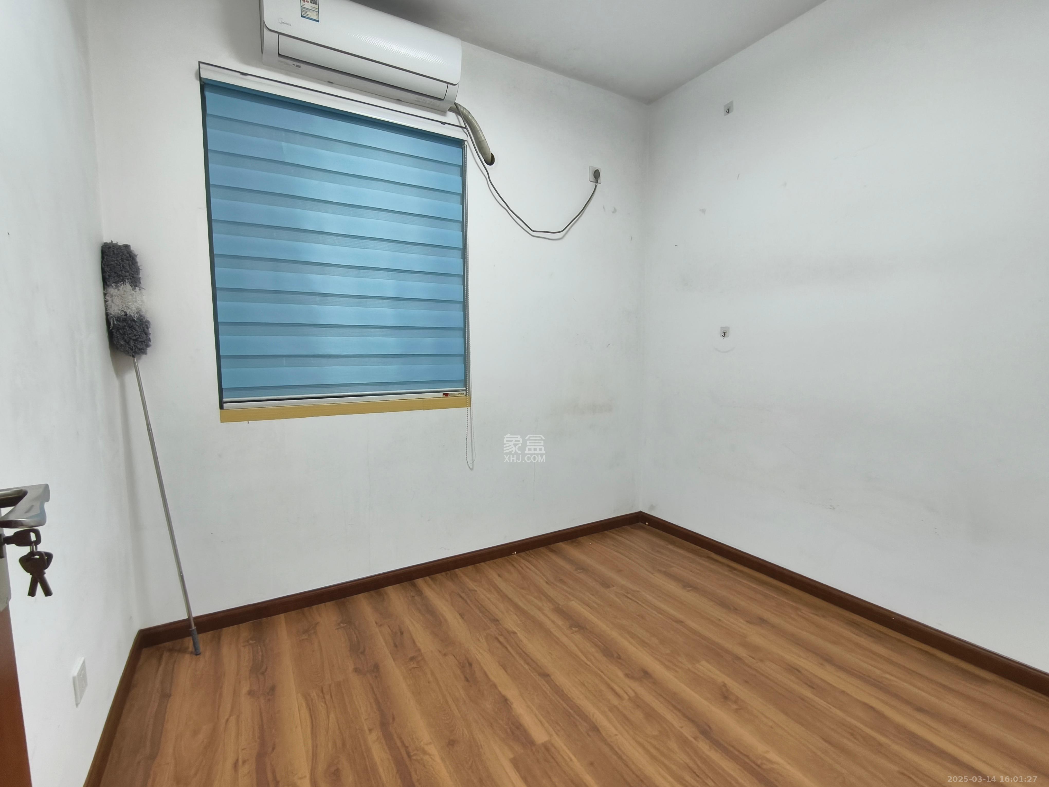 MOMA当代广场 3室2厅1卫 1800.0元/月 MOMA当代广场 3室2厅1卫 1800.0元/月室内图