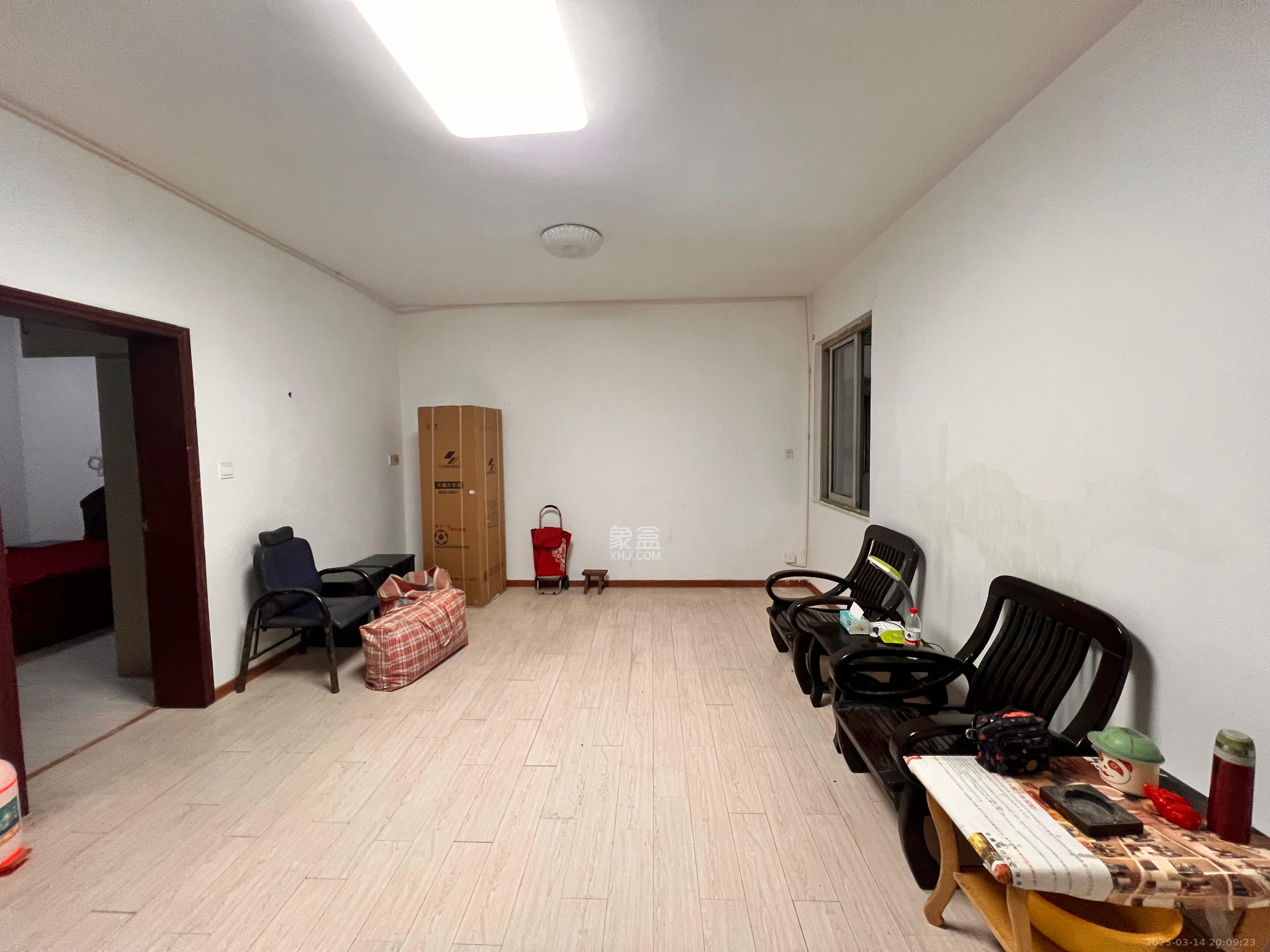 花鼓戏剧院宿舍 3室2厅1卫 3200.0元/月 花鼓戏剧院宿舍 3室2厅1卫 3200.0元/月室内图