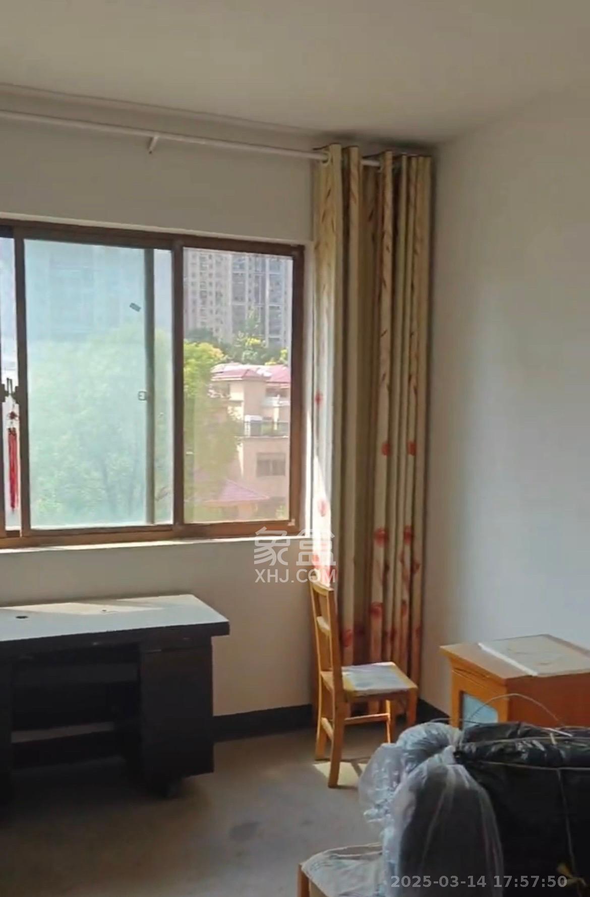 四季星城 3室2厅2卫 1500.0元/月 四季星城 3室2厅2卫 1500.0元/月室内图