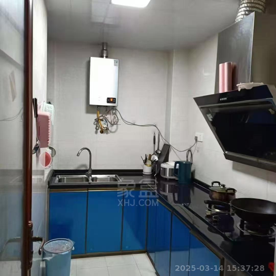 金轮翡翠名园 3室2厅1卫 1800.0元/月 金轮翡翠名园 3室2厅1卫 1800.0元/月室内图