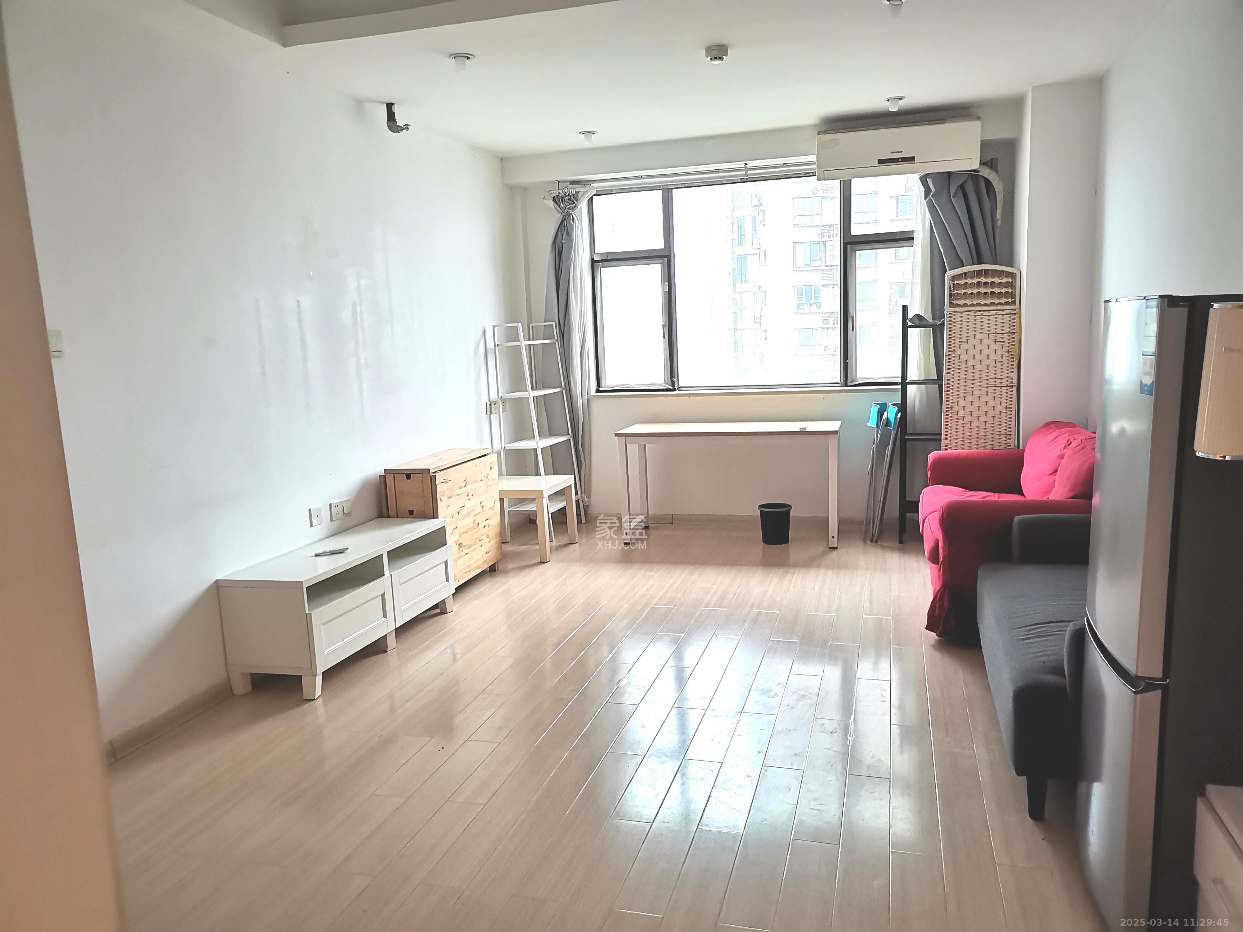 昊天大厦 1室1厅1卫 2000.0元/月 昊天大厦 1室1厅1卫 2000.0元/月室内图