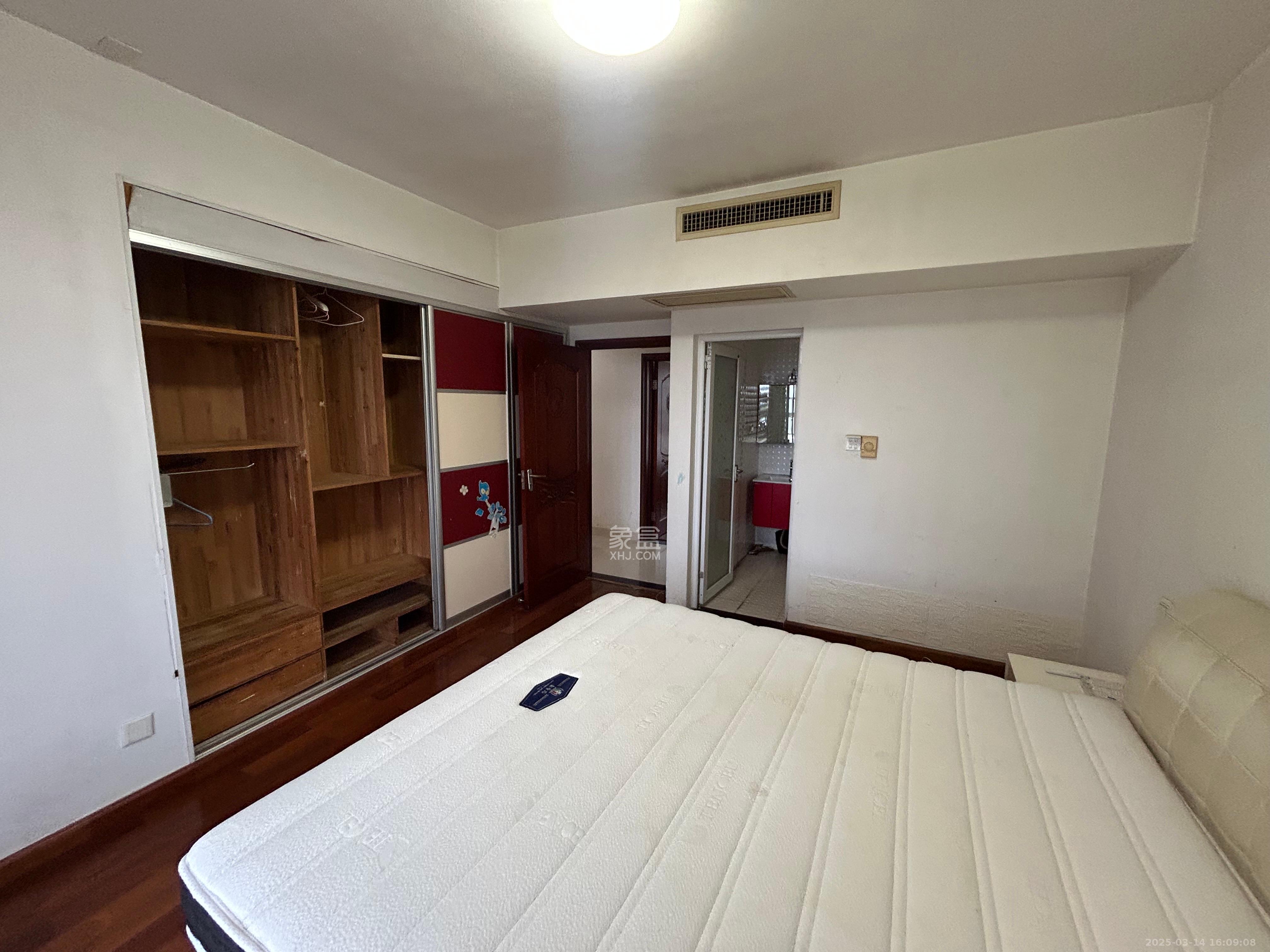 金色比华利 3室2厅1卫 2200.0元/月 金色比华利 3室2厅1卫 2200.0元/月室内图