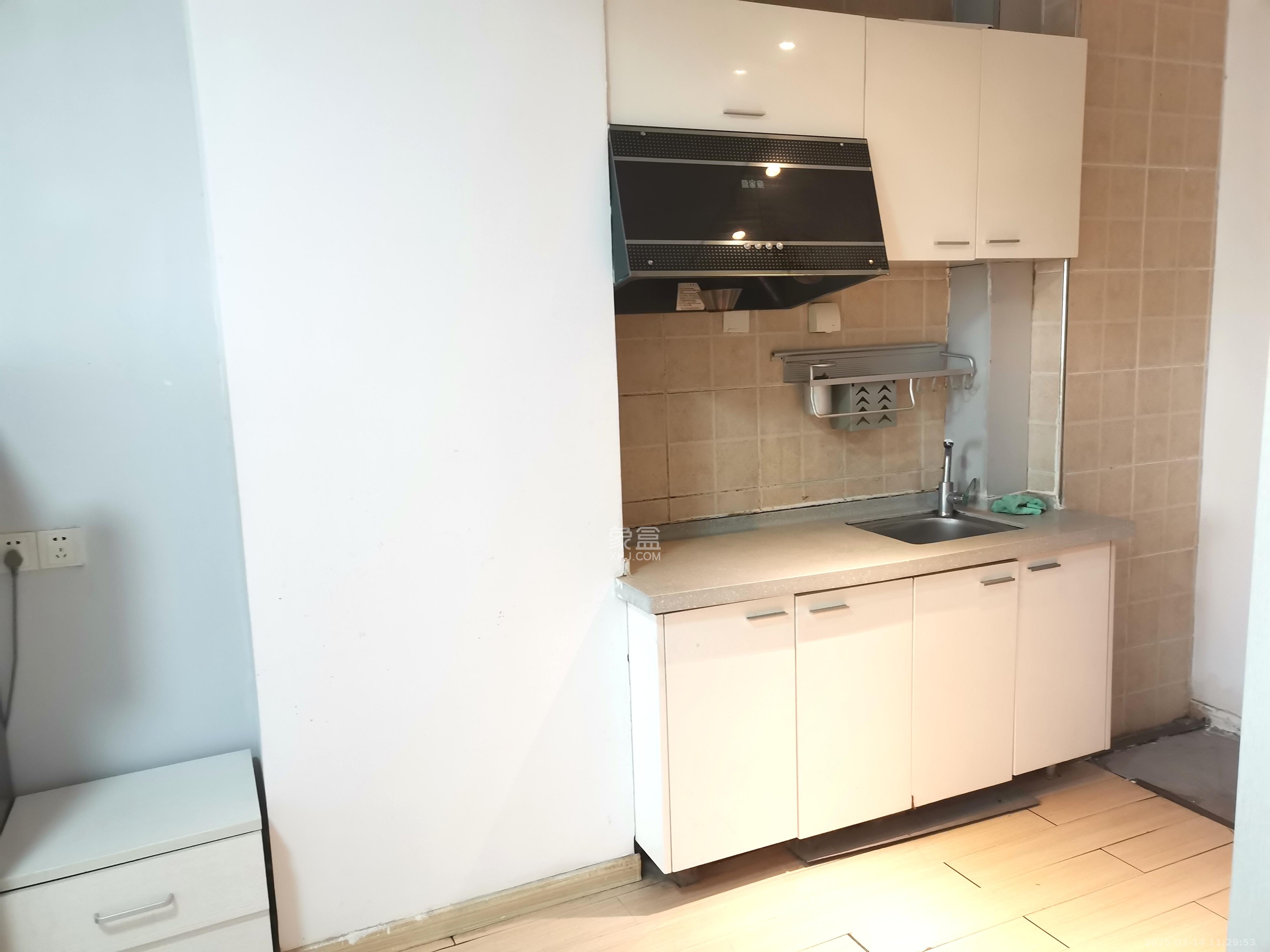 昊天大厦 1室1厅1卫 2000.0元/月 昊天大厦 1室1厅1卫 2000.0元/月室内图