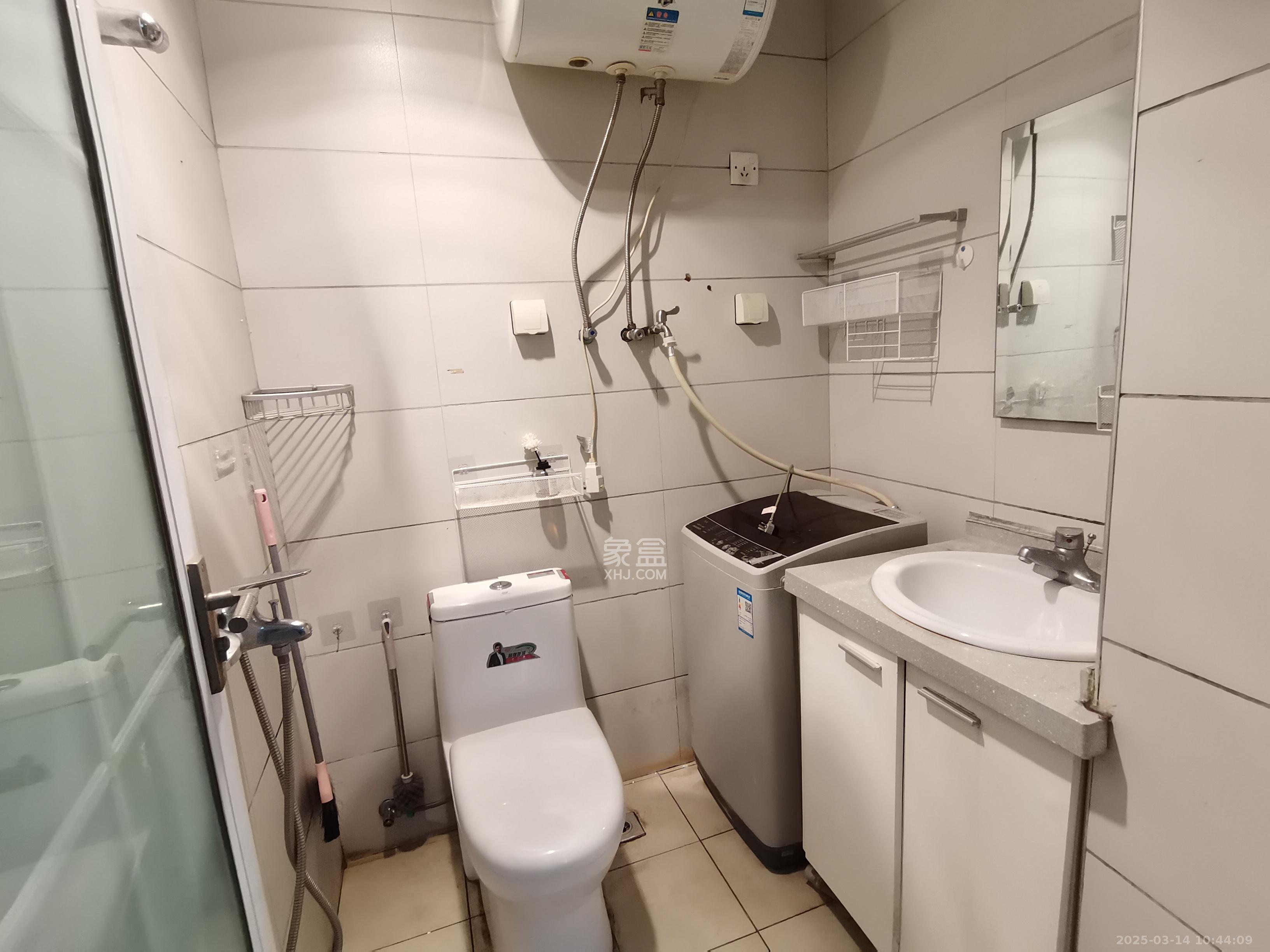 昊天大厦  2室1厅1卫   2300.00元/月室内图