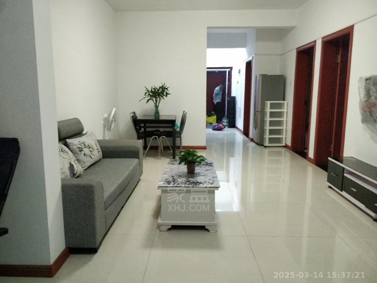 金轮翡翠名园 3室2厅1卫 1800.0元/月 金轮翡翠名园 3室2厅1卫 1800.0元/月室内图