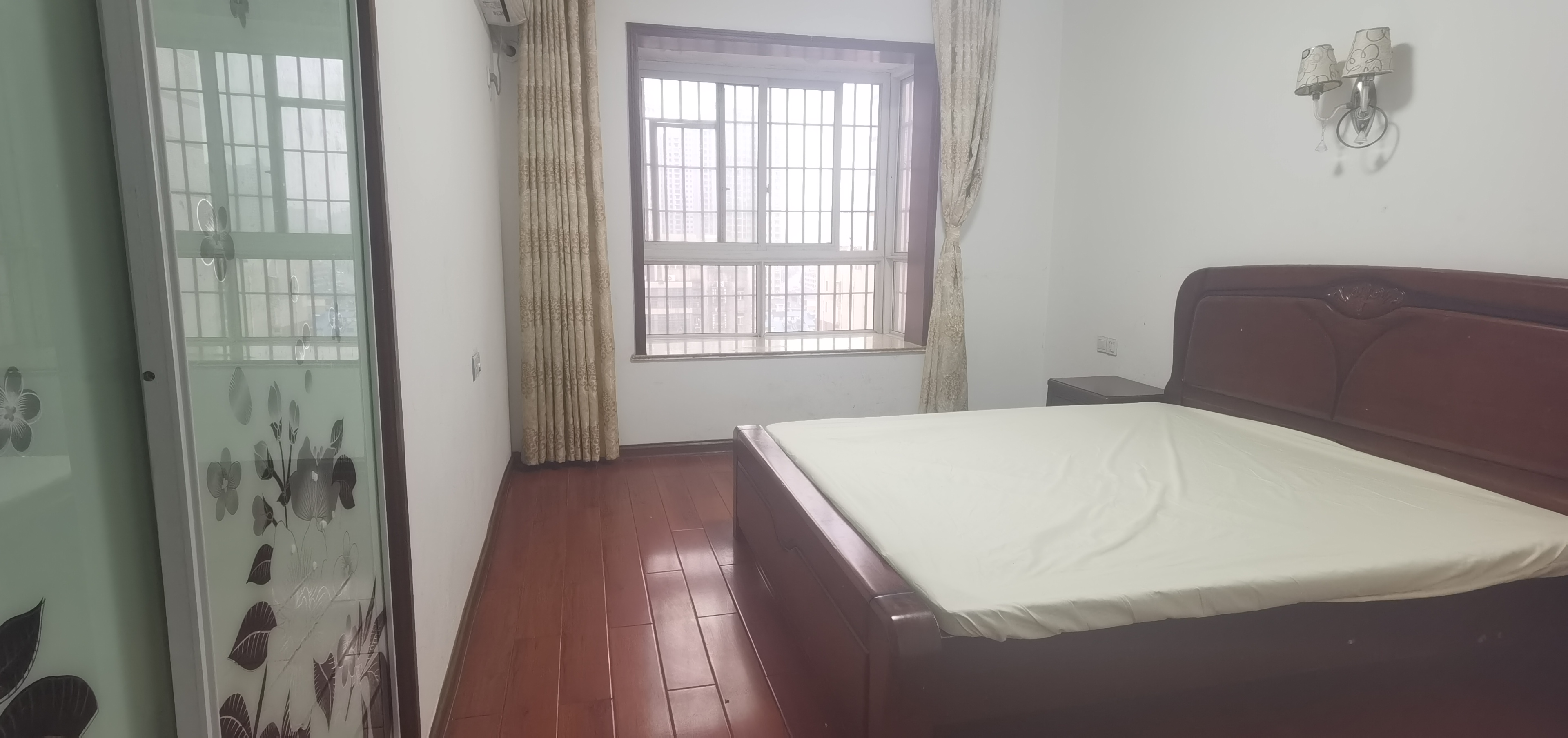 西街印象  3室2厅2卫   1400.00元/月室内图