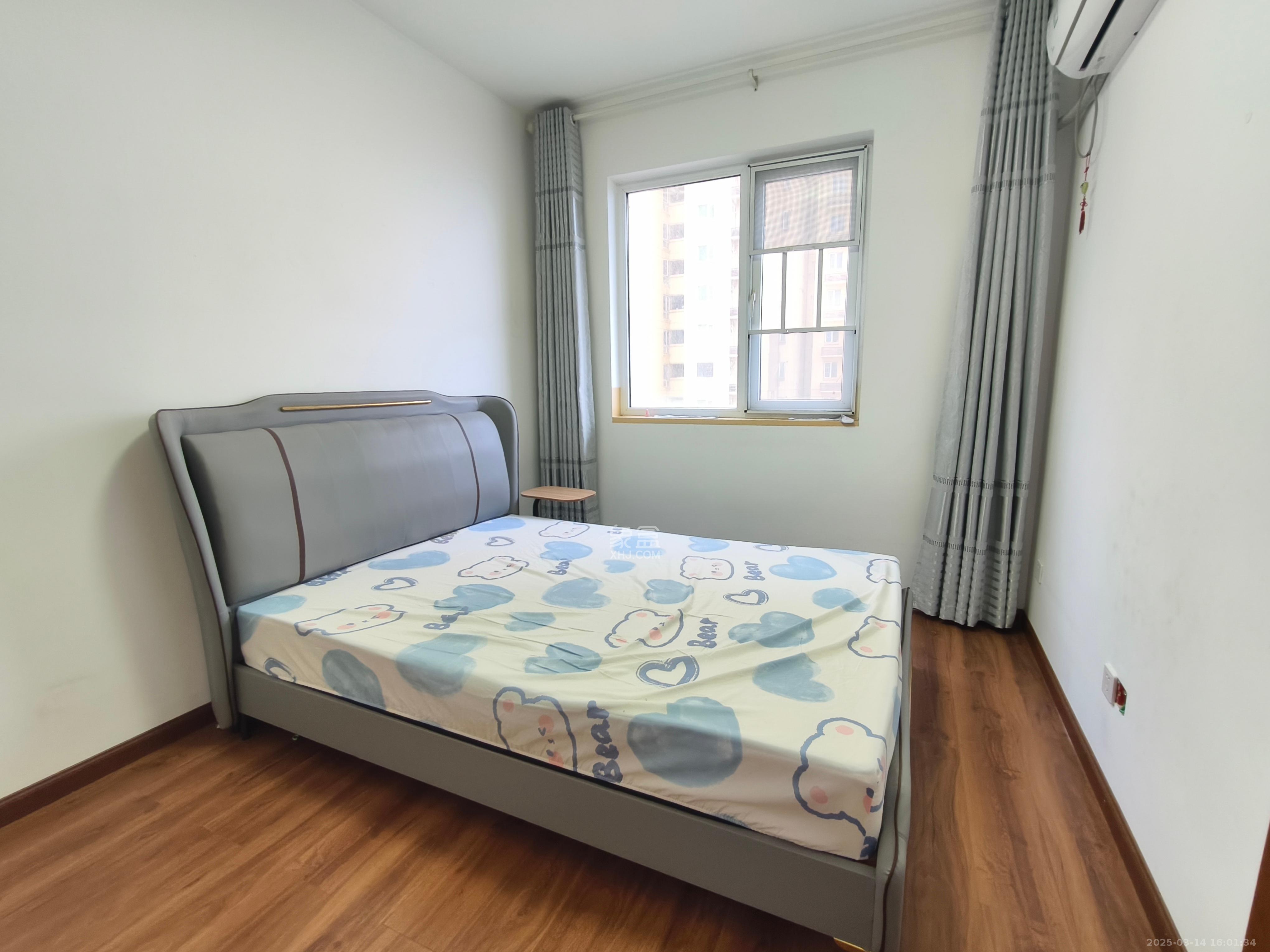 MOMA当代广场 3室2厅1卫 1800.0元/月 MOMA当代广场 3室2厅1卫 1800.0元/月室内图