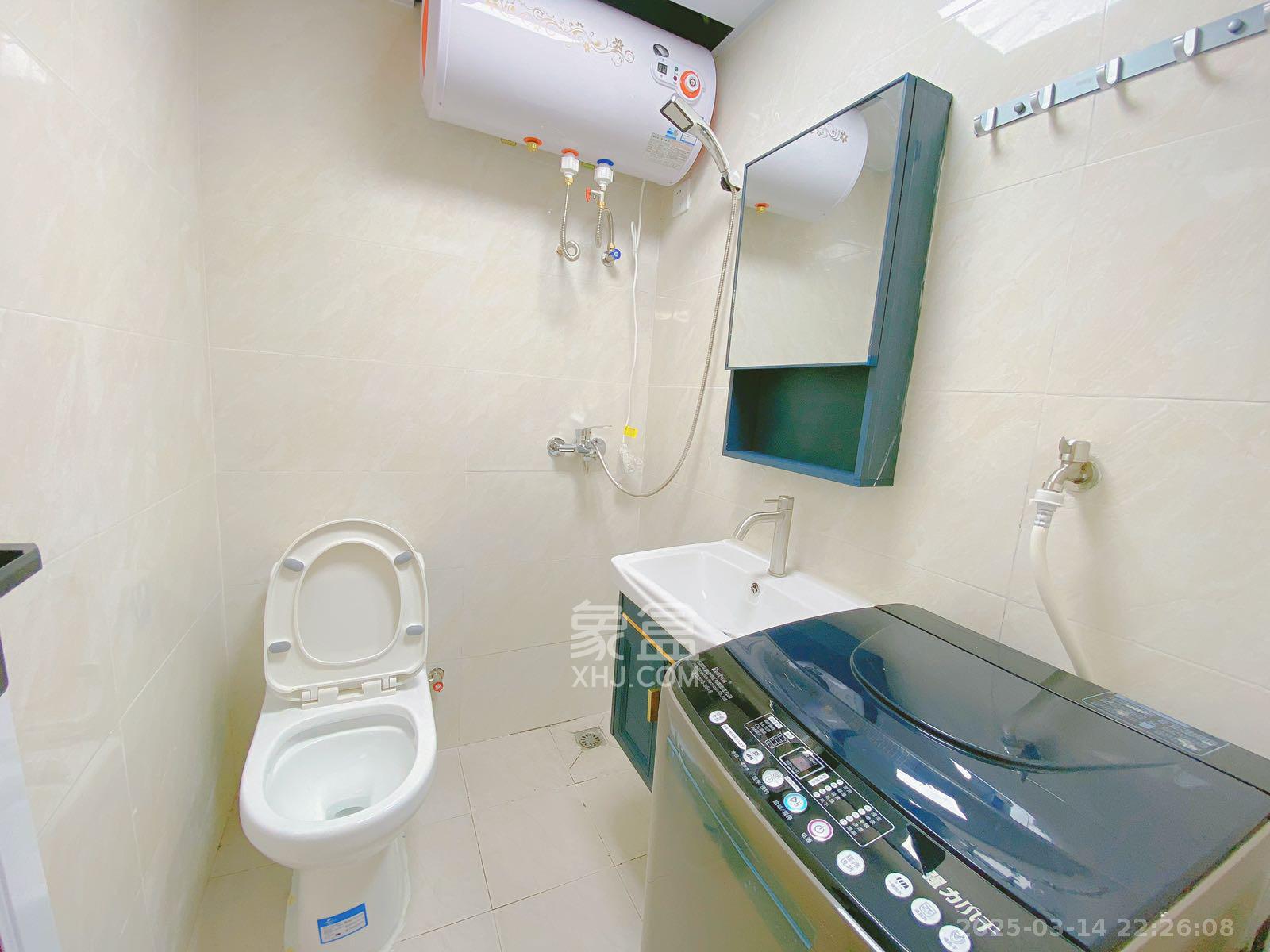 先锋东外滩  1室1厅1卫    1800.0元/月 先锋东外滩  1室1厅1卫    1800.0元/月