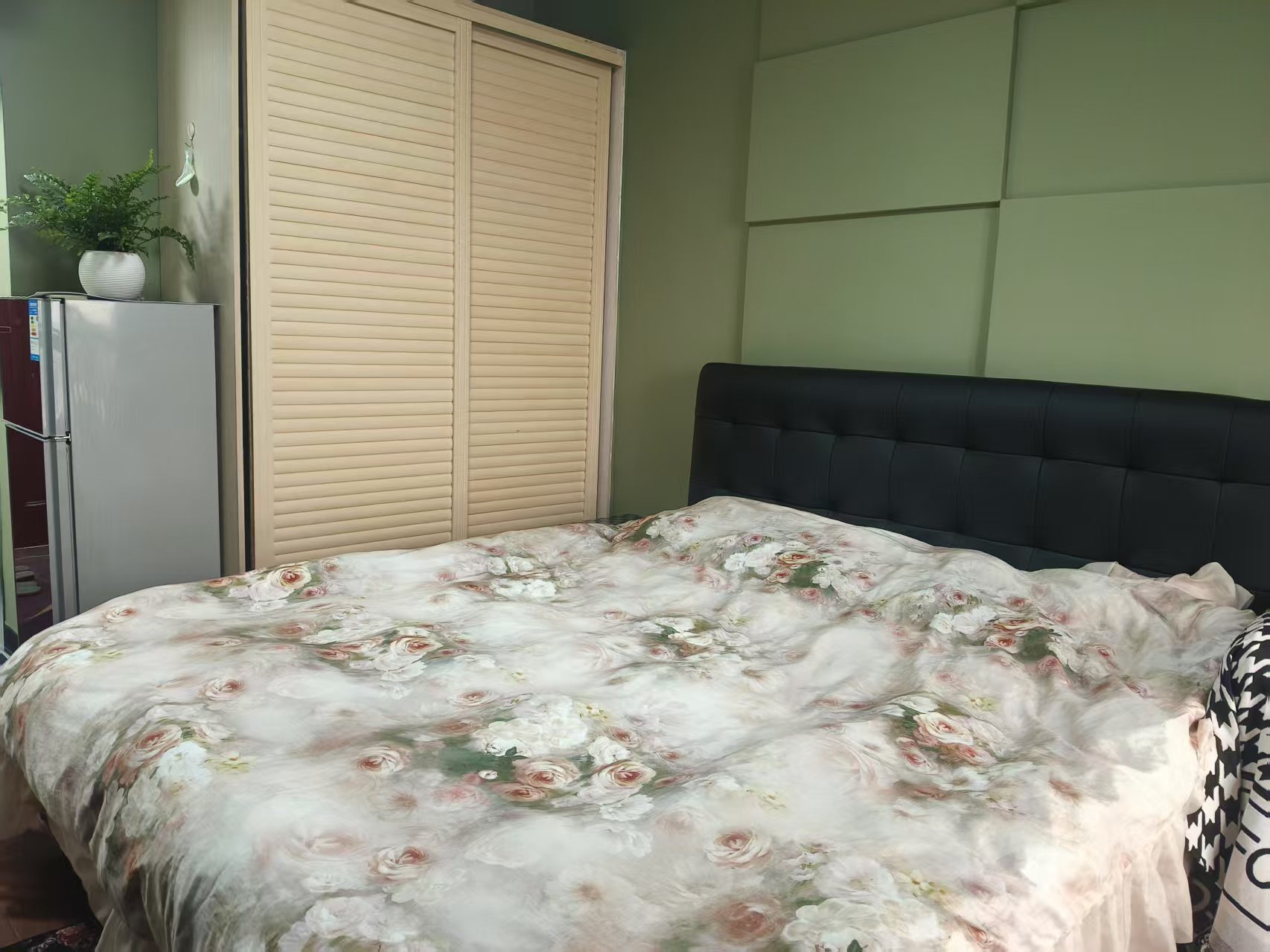 M国际 1室1厅1卫 1300.0元/月 M国际 1室1厅1卫 1300.0元/月室内图