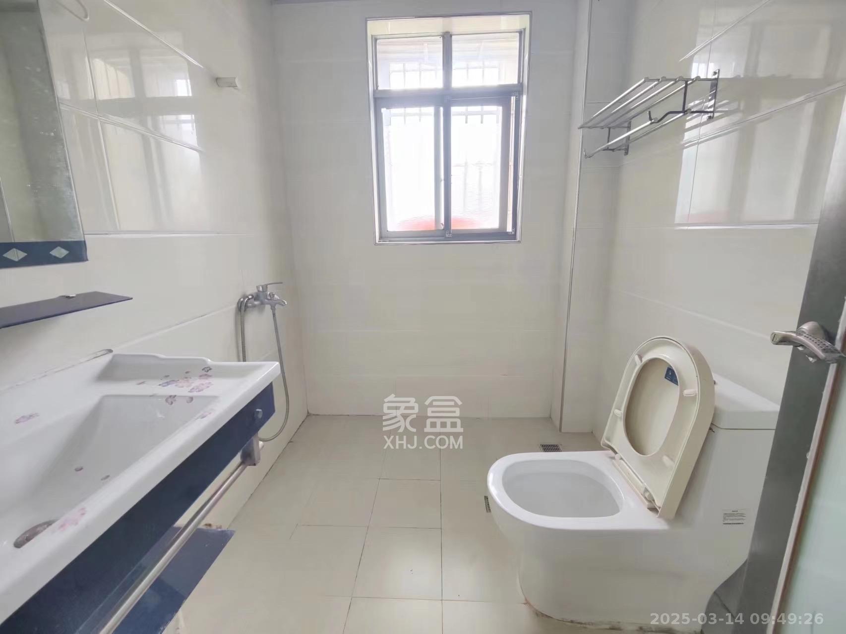 万煦园 4室2厅2卫 2000.0元/月 万煦园 4室2厅2卫 2000.0元/月室内图