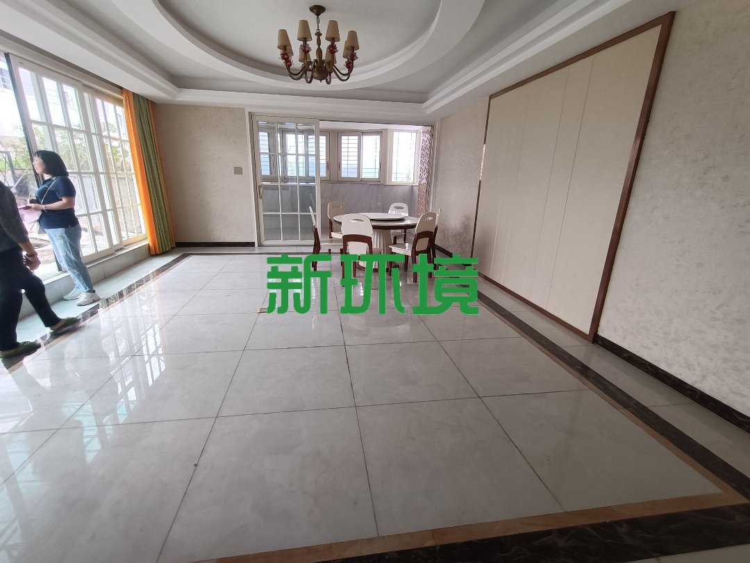 宏力大厦（宏历商业广场）  4室2厅2卫   165.00万客厅