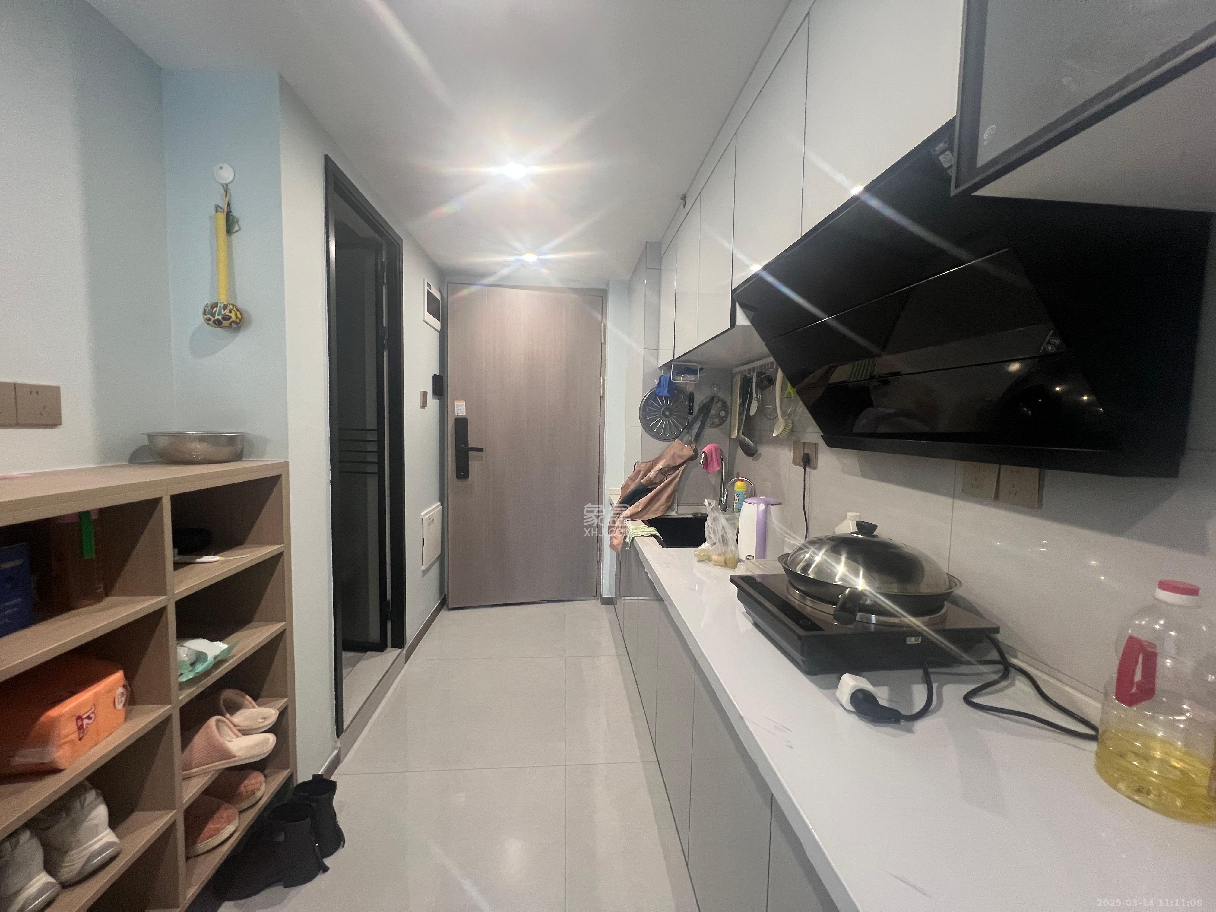 藏珑湖上公馆  1室1厅1卫    3000.0元/月 藏珑湖上公馆  1室1厅1卫    3000.0元/月室内图