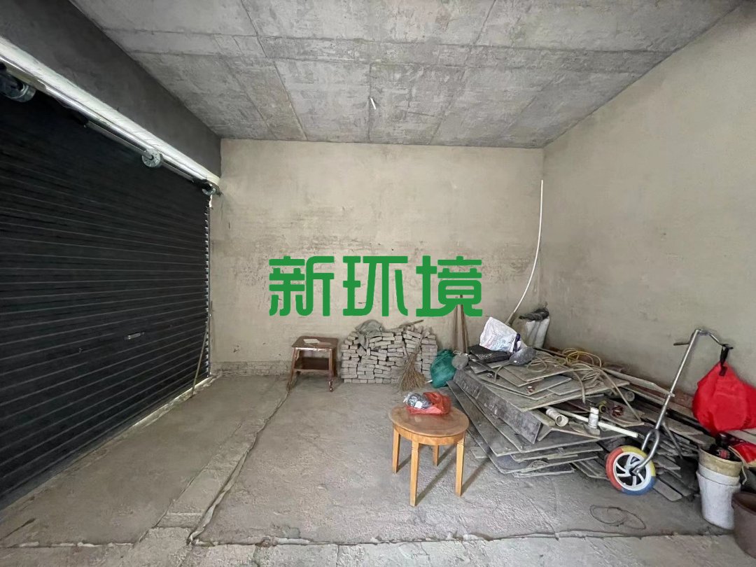 大庸桥散盘  5室2厅4卫   125.00万客厅