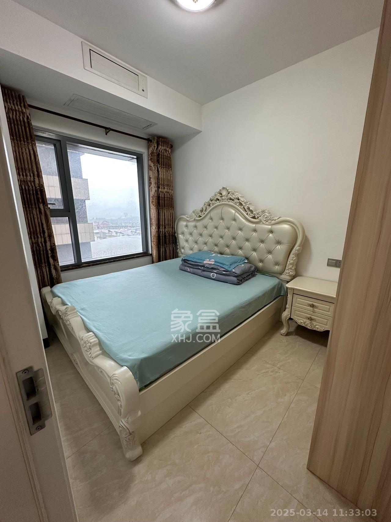 东怡外国(南湖一号) 2室2厅1卫 3200.0元/月 东怡外国(南湖一号) 2室2厅1卫 3200.0元/月室内图