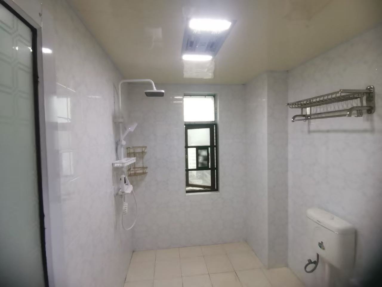 长河广场(待清理) 3室2厅2卫 2800.0元/月 长河广场(待清理) 3室2厅2卫 2800.0元/月室内图