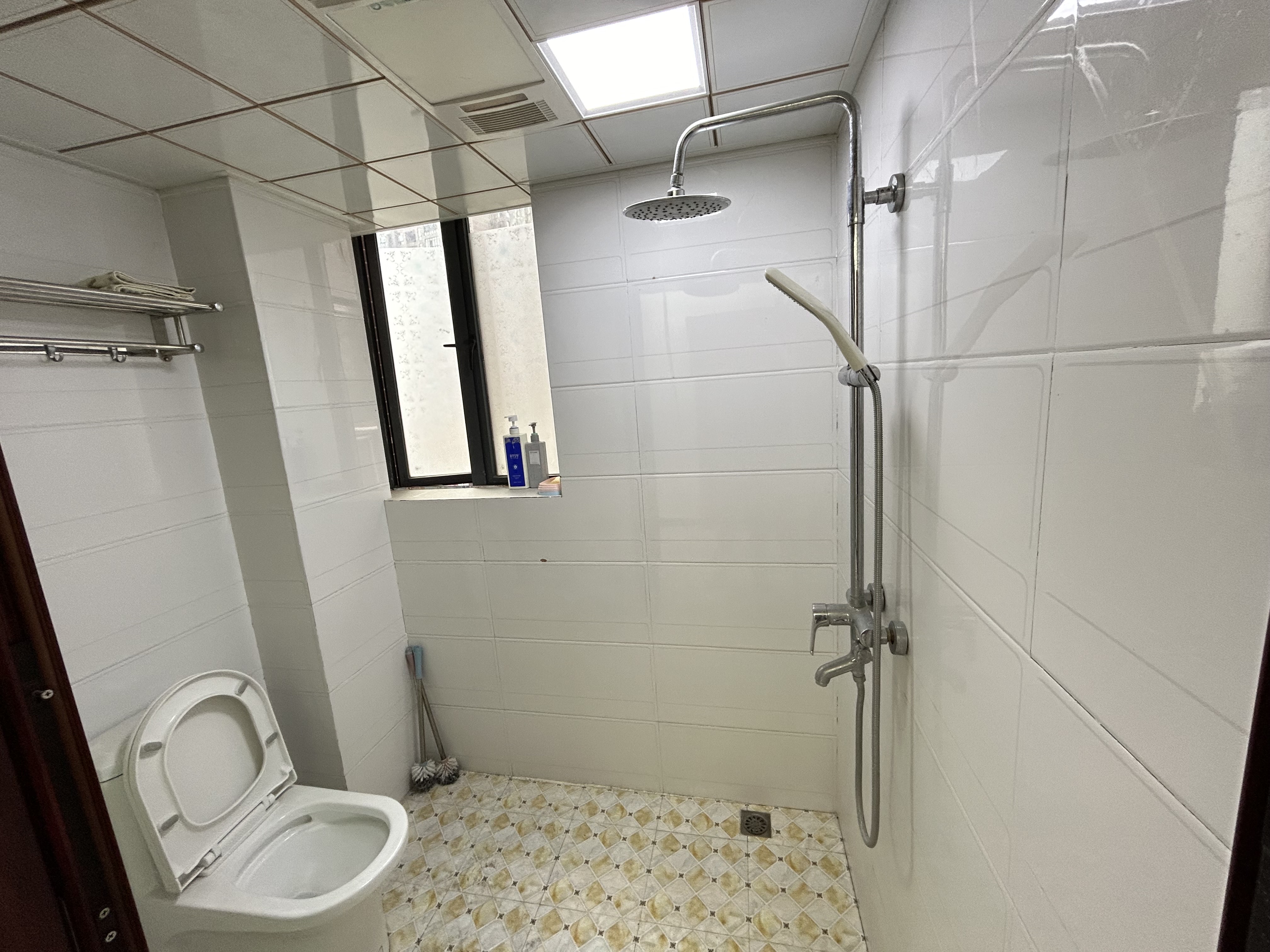 南门口安置小区一期 3室2厅2卫 2000.0元/月 南门口安置小区一期 3室2厅2卫 2000.0元/月室内图