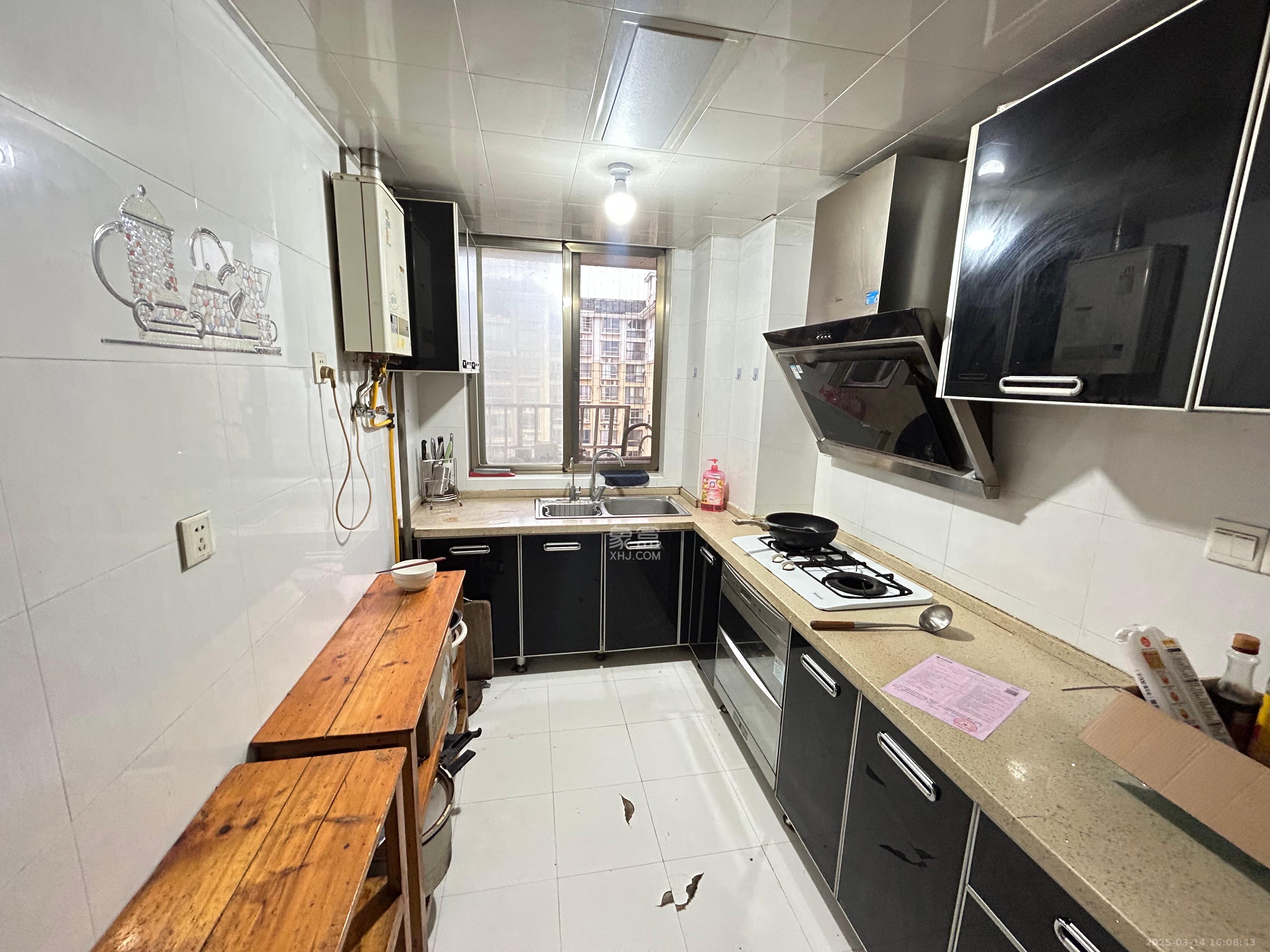 金色比华利 3室2厅1卫 2200.0元/月 金色比华利 3室2厅1卫 2200.0元/月室内图