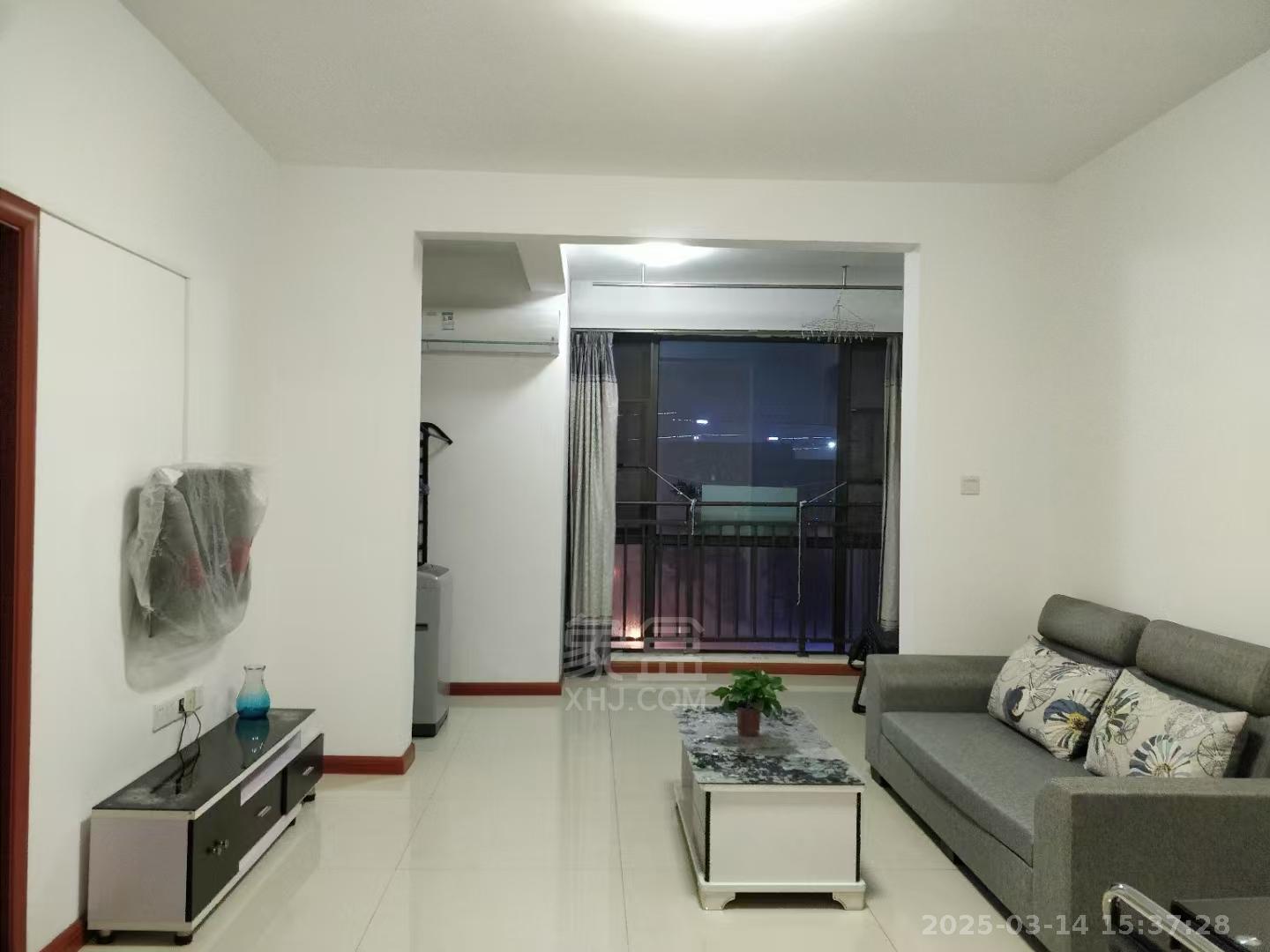 金轮翡翠名园 3室2厅1卫 1800.0元/月 金轮翡翠名园 3室2厅1卫 1800.0元/月室内图