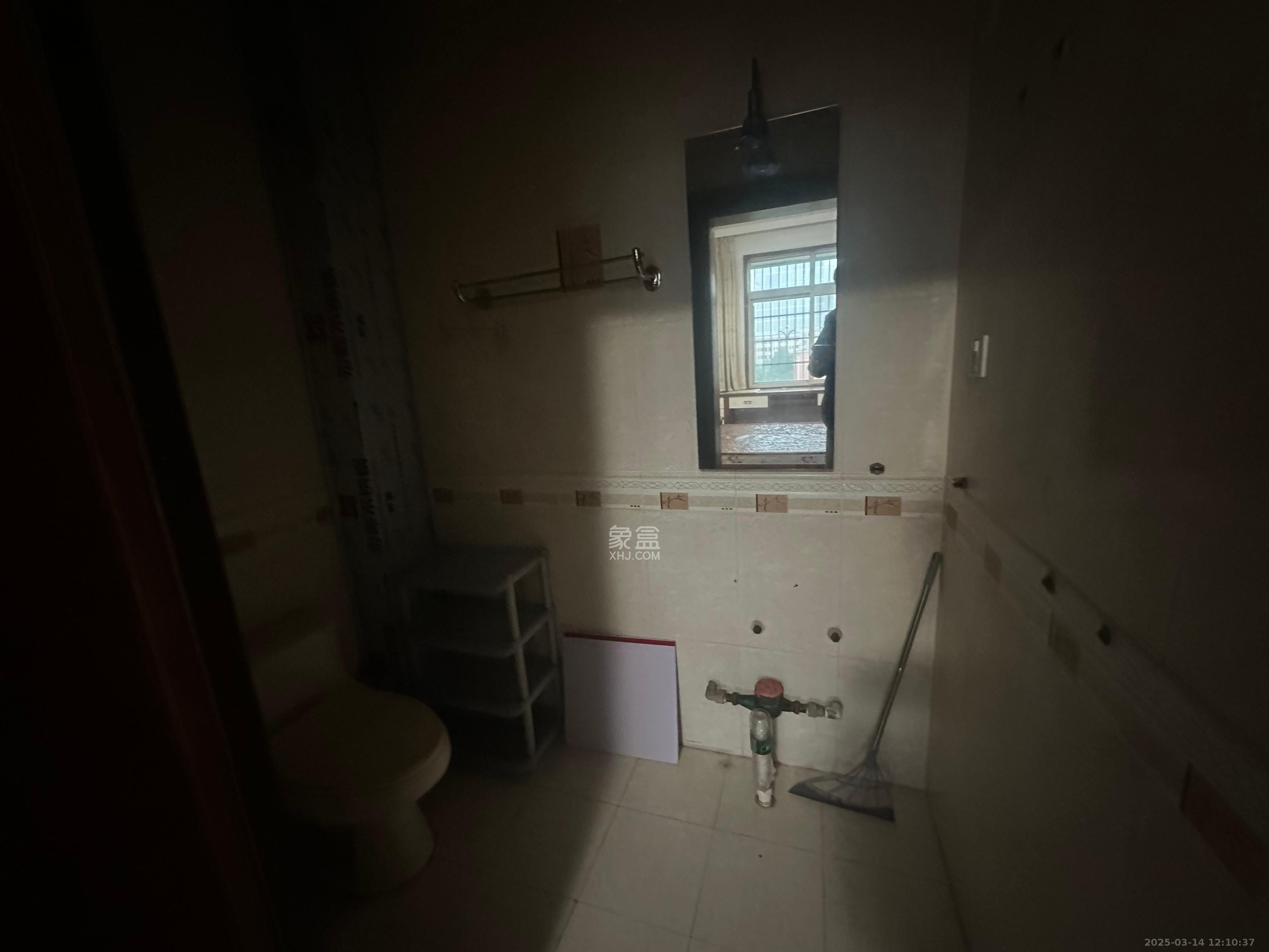 板桥小区 3室2厅1卫 1600.0元/月 板桥小区 3室2厅1卫 1600.0元/月室内图