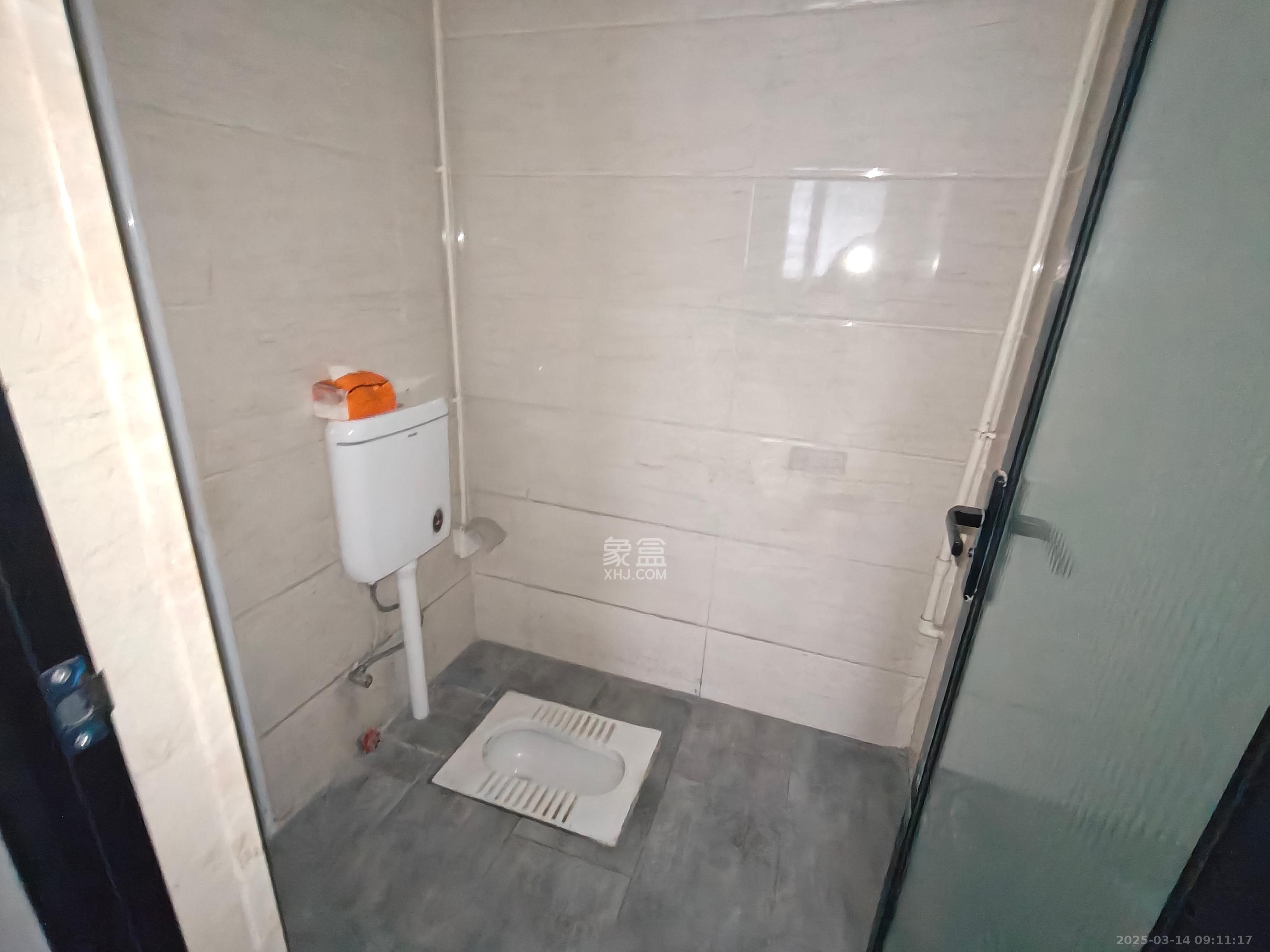 北辰三角洲B1E1区  4室2厅1卫    8000.0元/月室内图